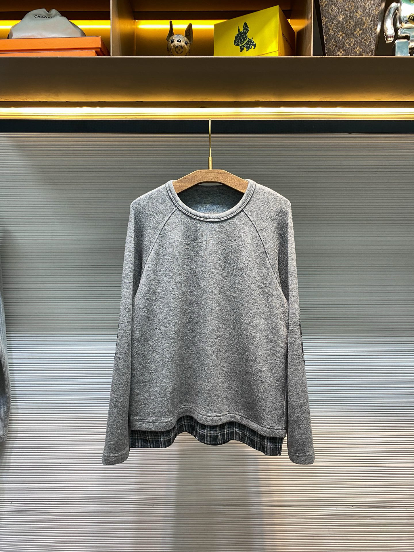 A+ 실버 울 블렌드 체크 레이어드 그레이 티셔츠 10