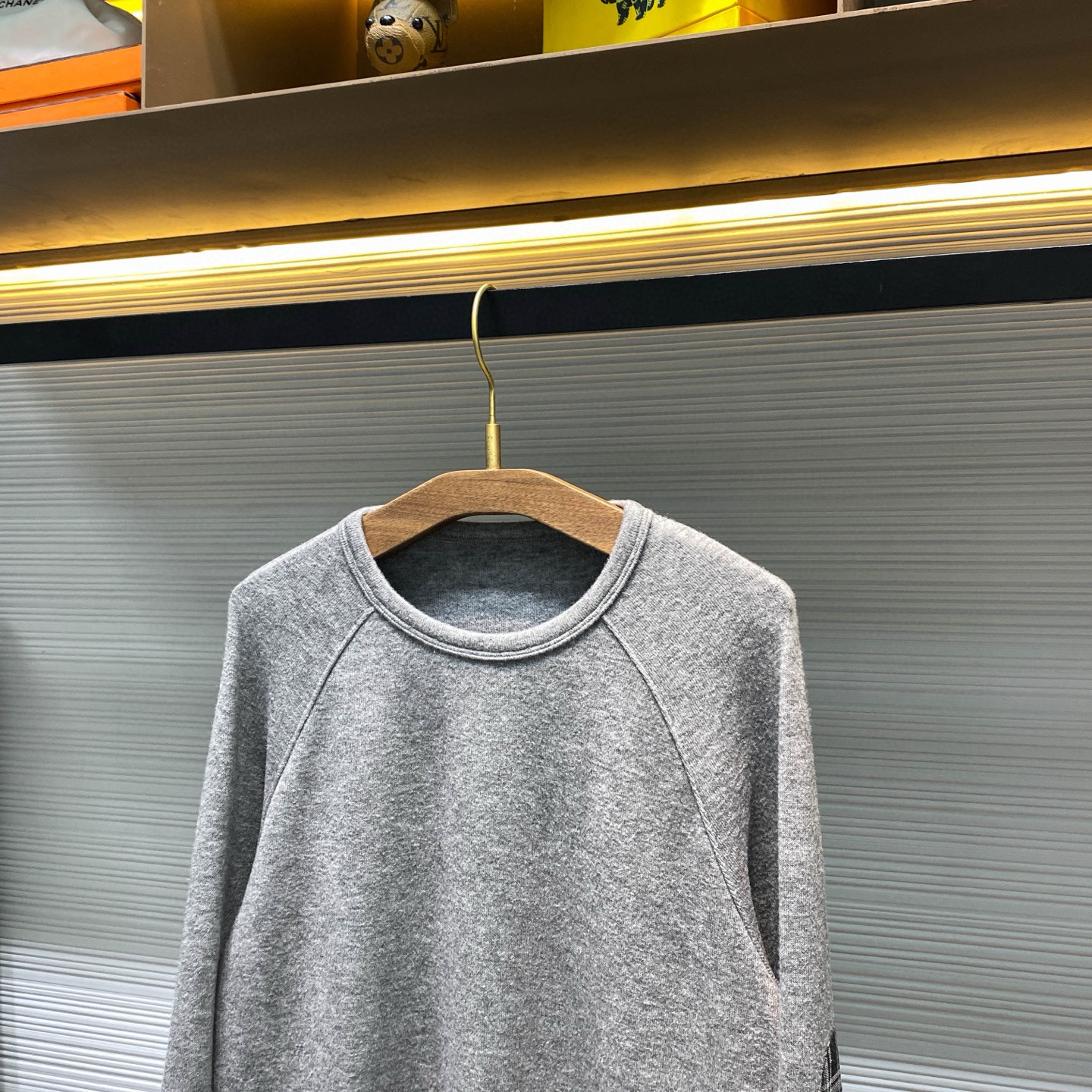 A+ 실버 울 블렌드 체크 레이어드 그레이 티셔츠 12