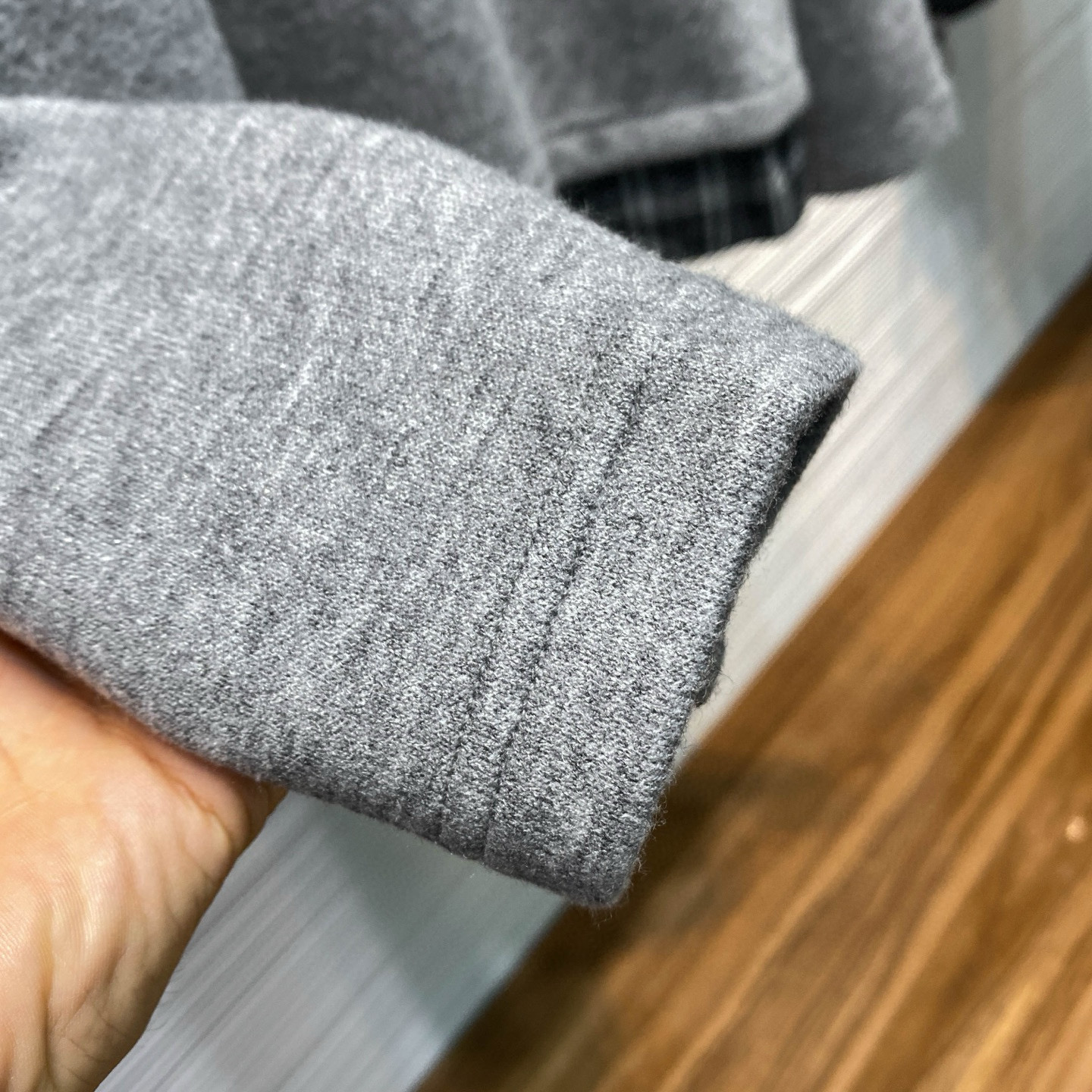 A+ 실버 울 블렌드 체크 레이어드 그레이 티셔츠 13