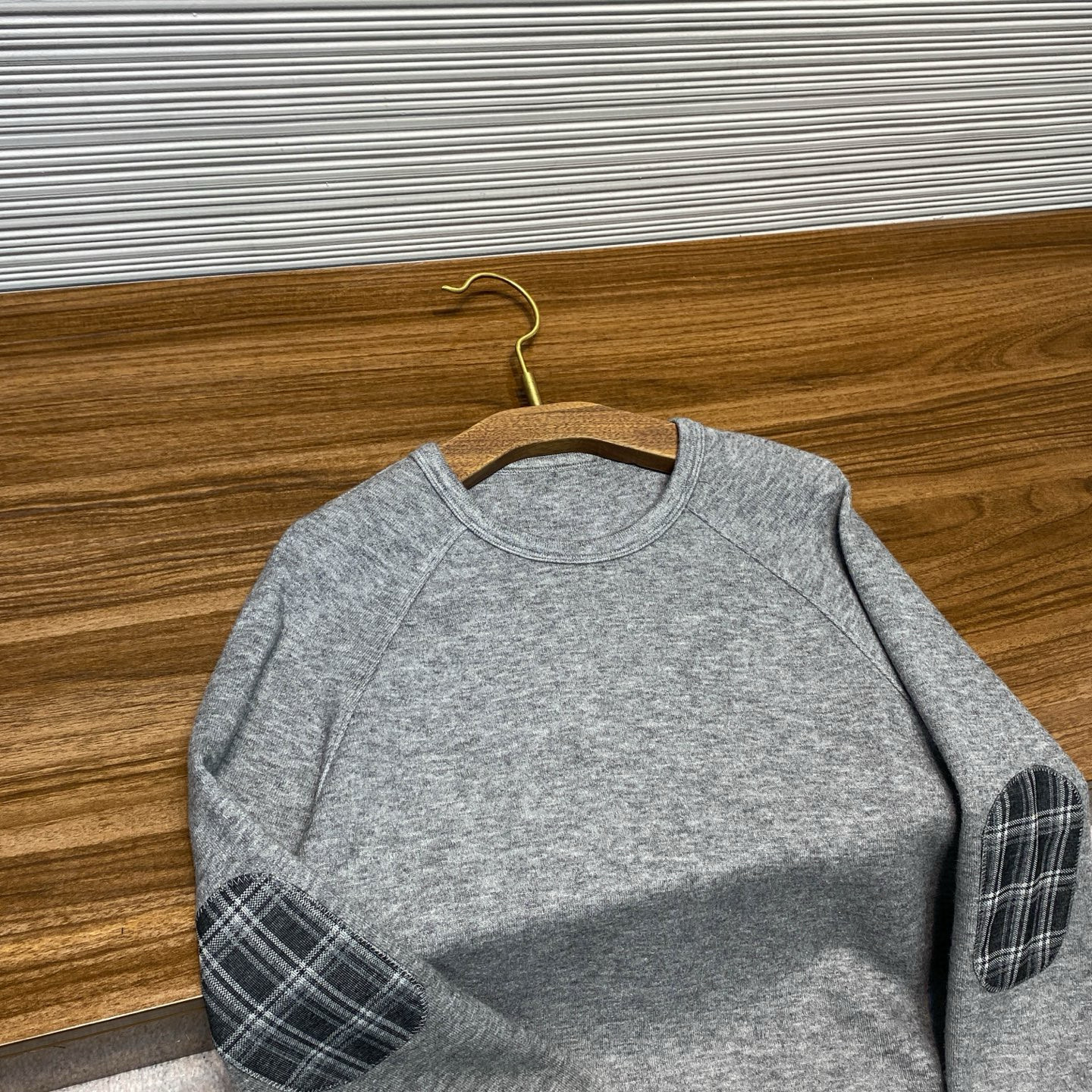 A+ 실버 울 블렌드 체크 레이어드 그레이 티셔츠 18