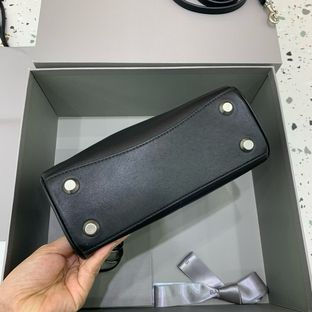 Balenciaga Rodeo Mini 발렌시아가 로데오 미니 토트백 4