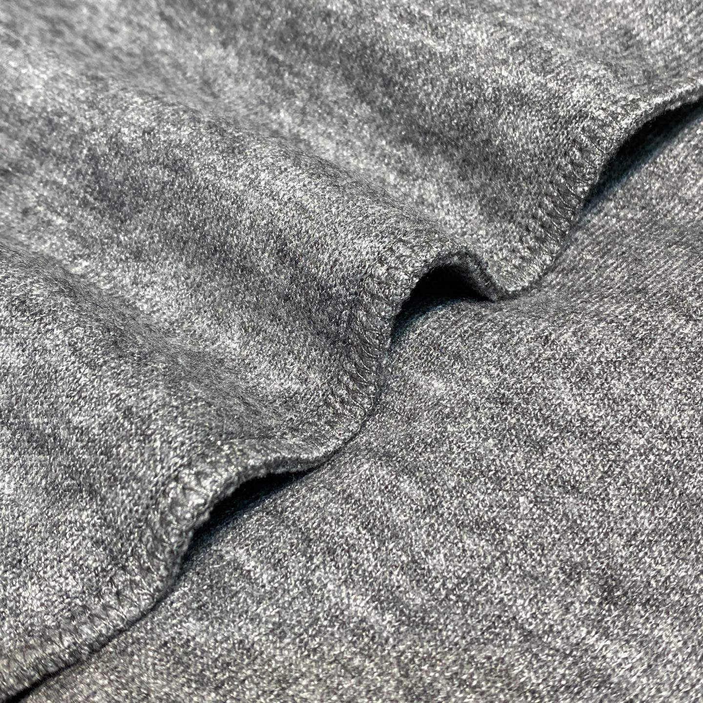 A+ 실버 울 블렌드 체크 레이어드 그레이 티셔츠 22