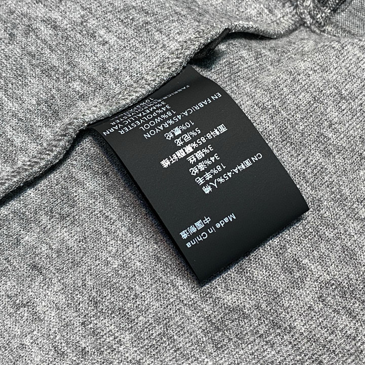 A+ 실버 울 블렌드 체크 레이어드 그레이 티셔츠 23