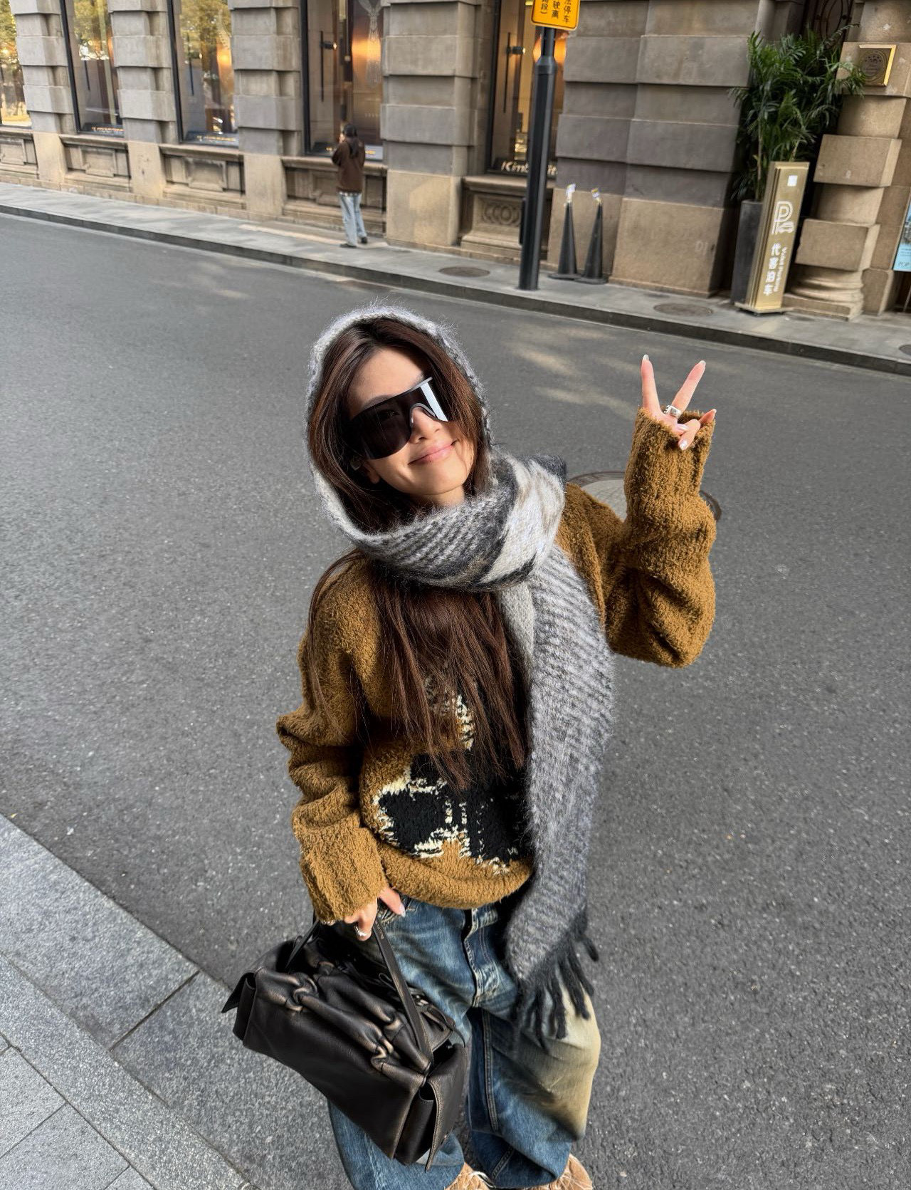 Acne Studios 여성 테디베어 자카드 라운드넥 울 니트 스웨터 5