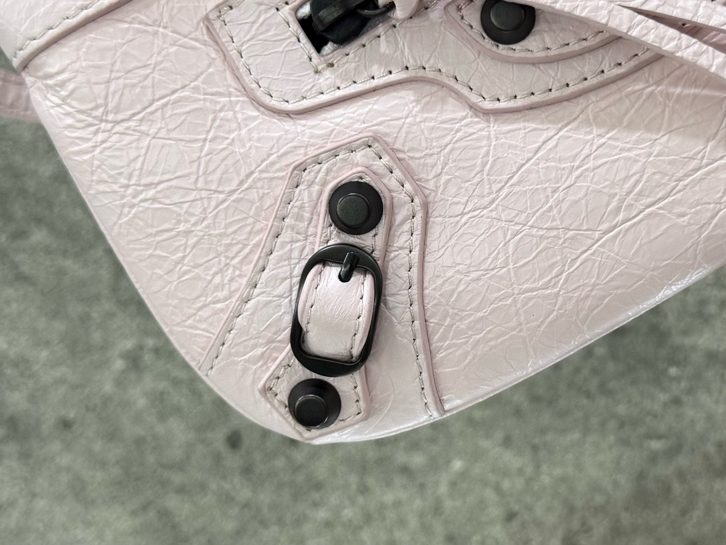 BALENCIAGA 발렌시아가 Le City 미니 숄더백 핑크 14