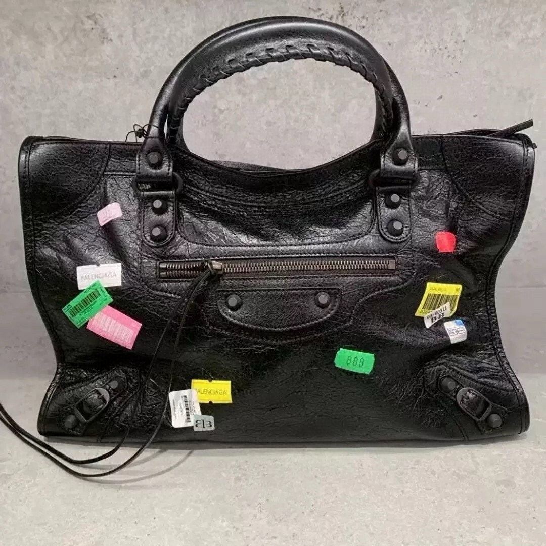 BALENCIAGA 발렌시아가 LE CITY 오일가죽 4