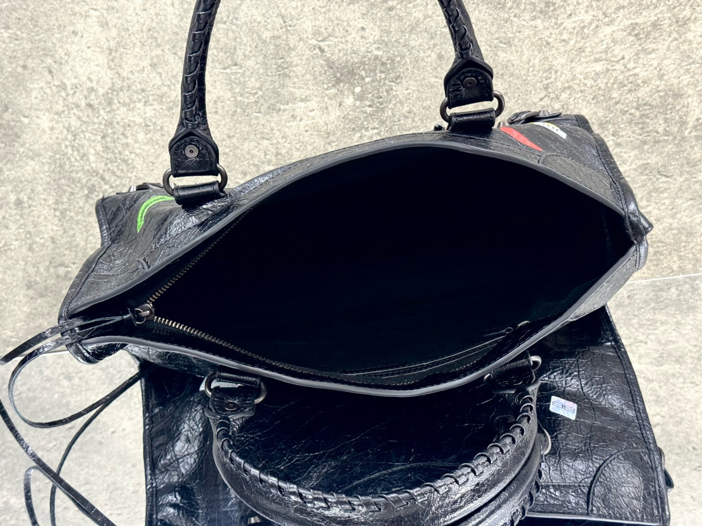 BALENCIAGA 발렌시아가 LE CITY 오일가죽 10