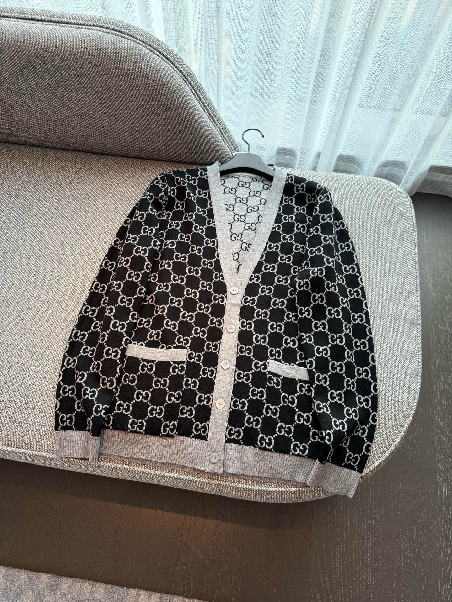 Gucci 구찌 GG 로고 리버서블 울 가디건 10