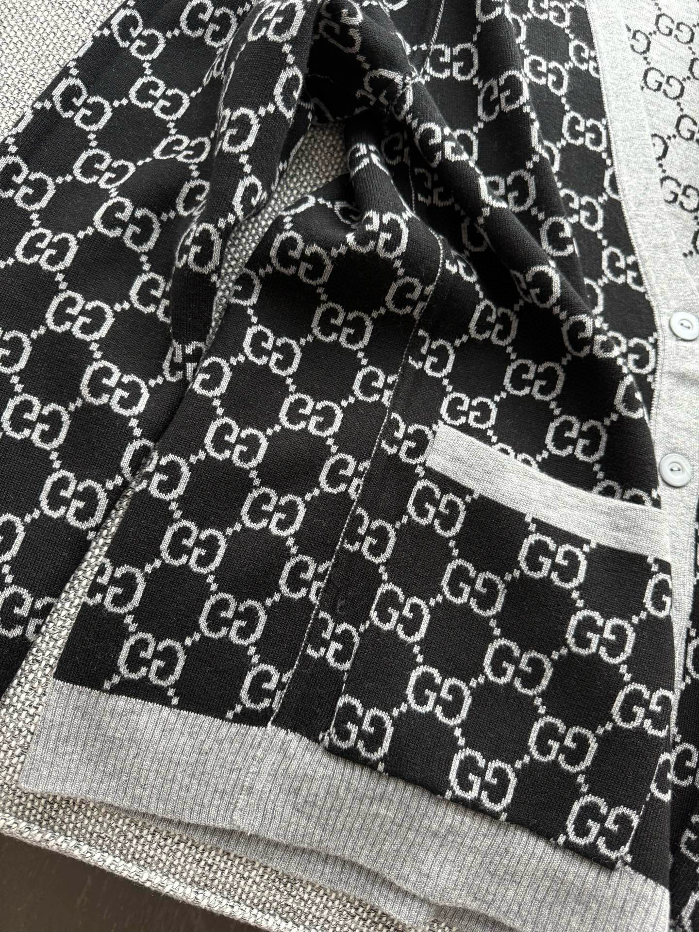Gucci 구찌 GG 로고 리버서블 울 가디건 15