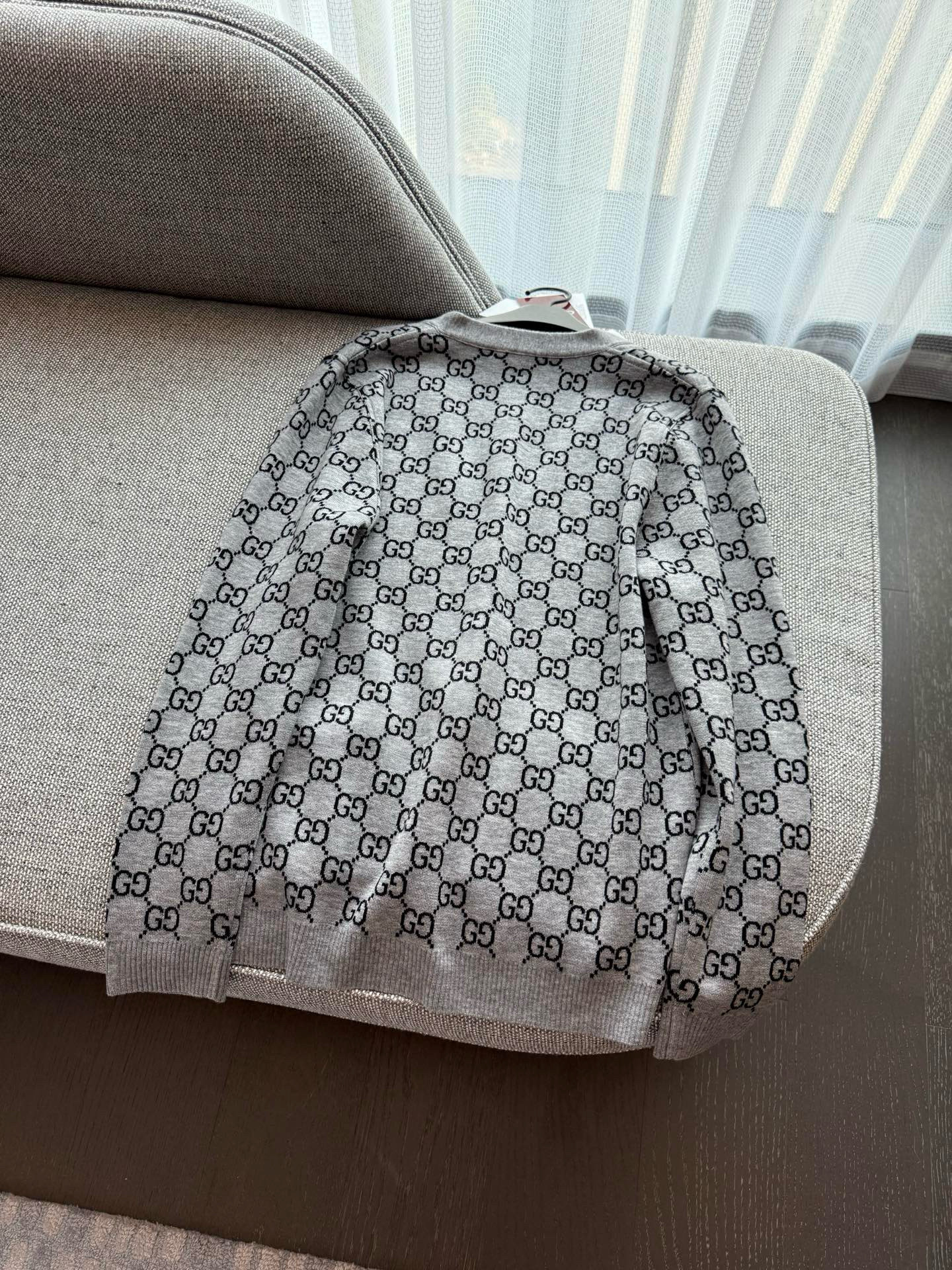 Gucci 구찌 GG 로고 리버서블 울 가디건 24