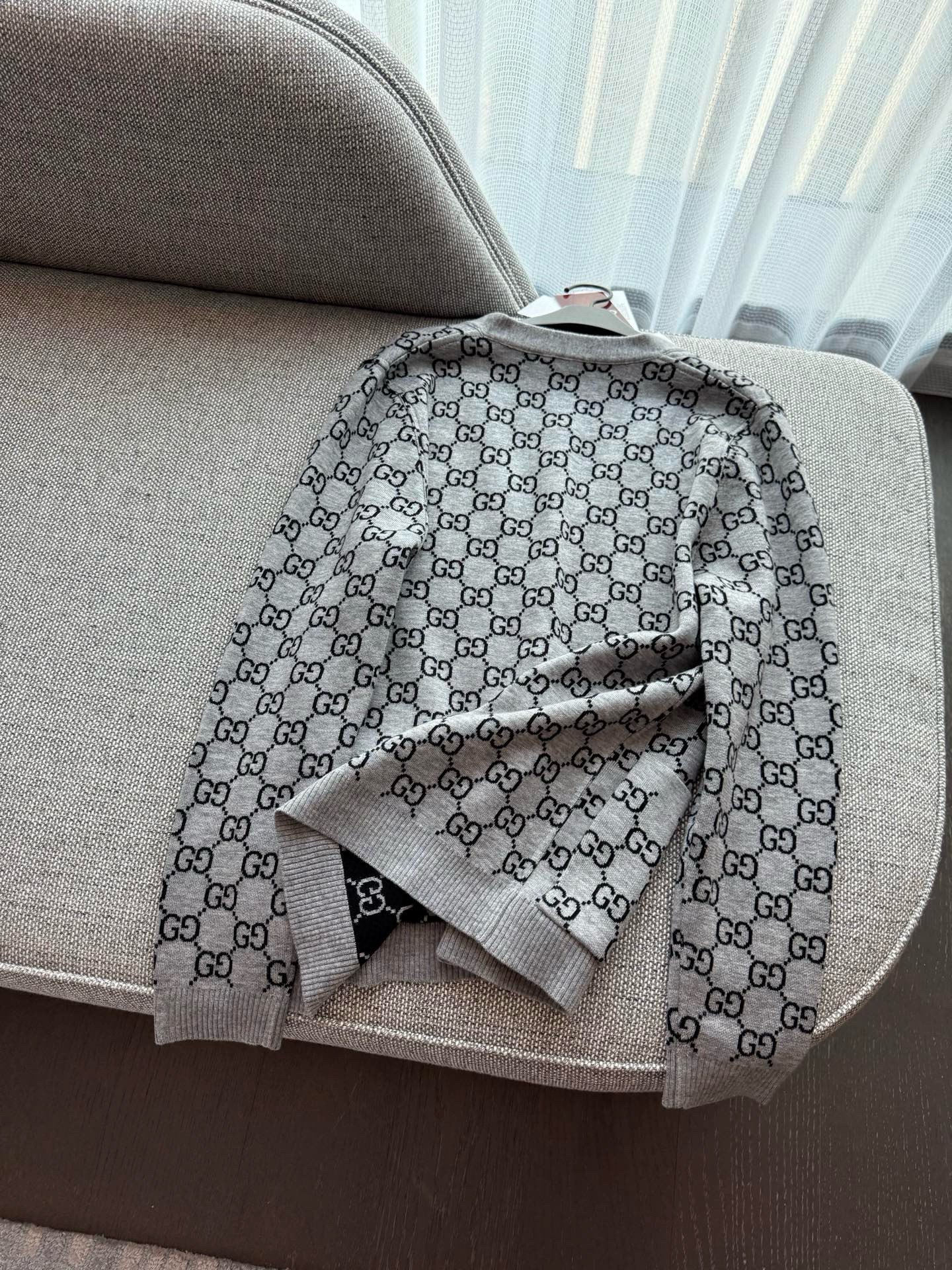 Gucci 구찌 GG 로고 리버서블 울 가디건 26