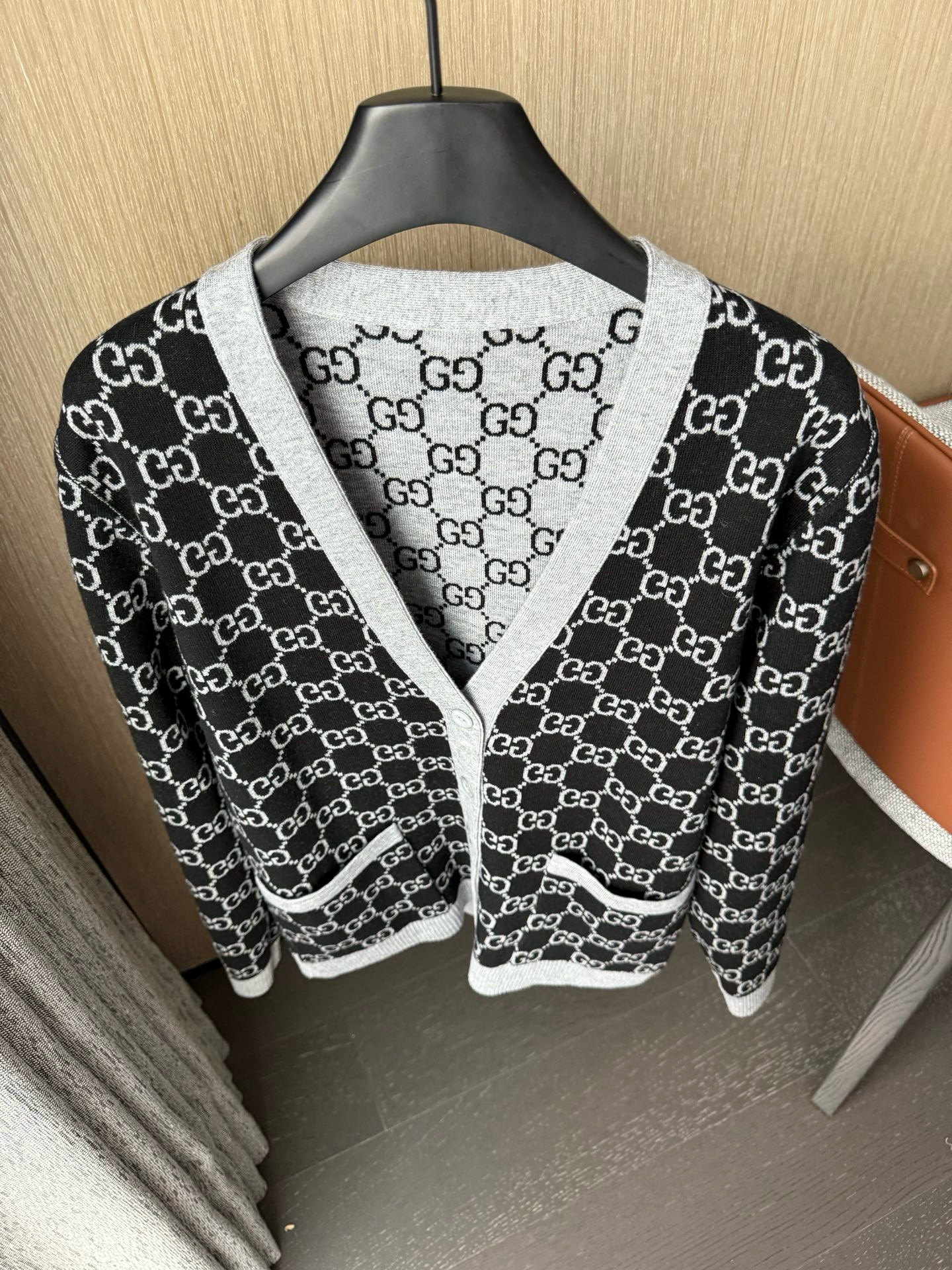 Gucci 구찌 GG 로고 리버서블 울 가디건 28