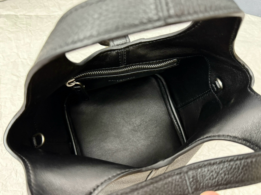 Balenciaga Locker Hobo 발렌시아가 락커 호보 스몰 토트백 12