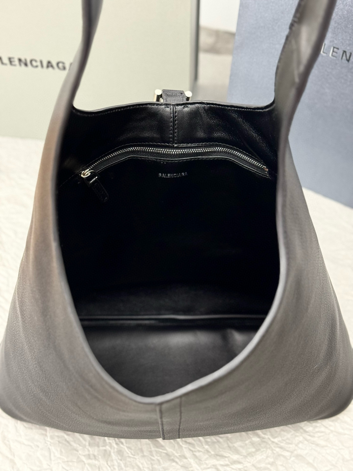 Balenciaga Locker Hobo 발렌시아가 락커 호보 락 장식 빅사이즈 백 7
