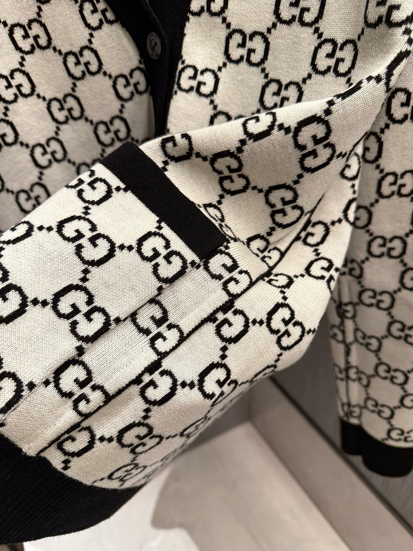 Gucci 구찌 GG 로고 자카드 가디건 11