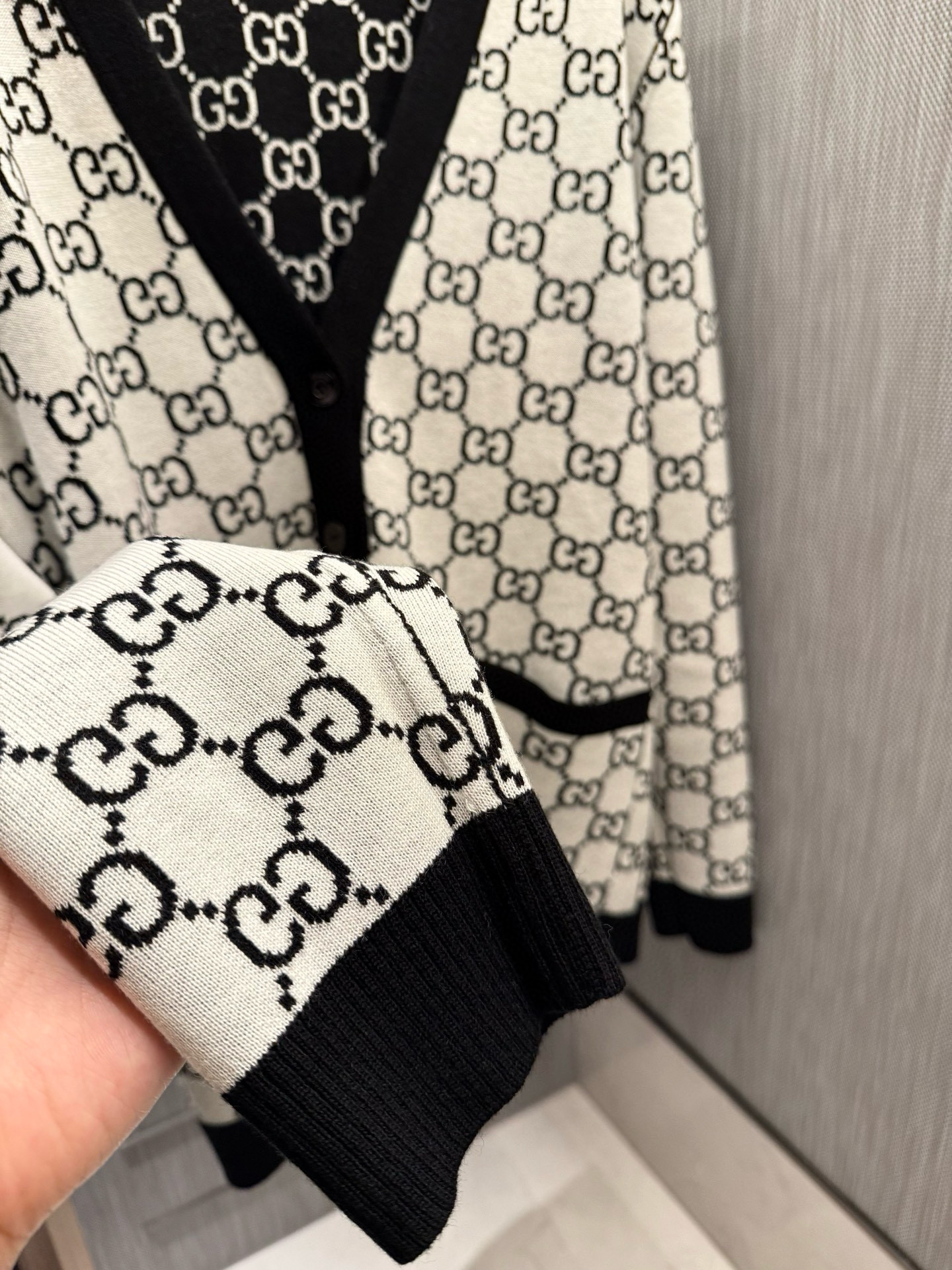 Gucci 구찌 GG 로고 자카드 가디건 12