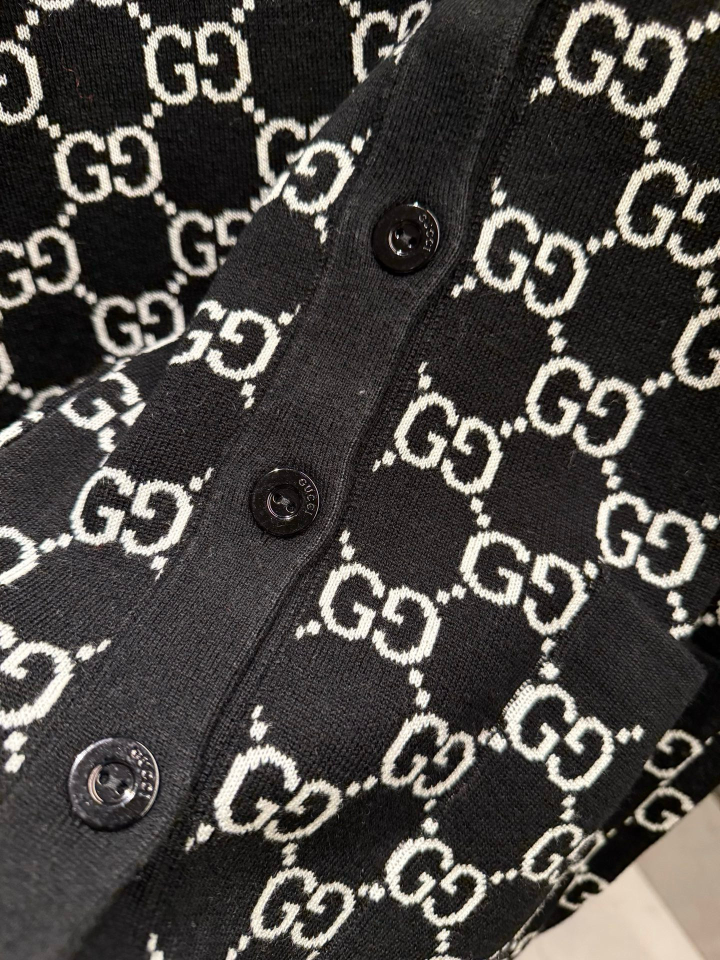 Gucci 구찌 GG 로고 자카드 가디건 23