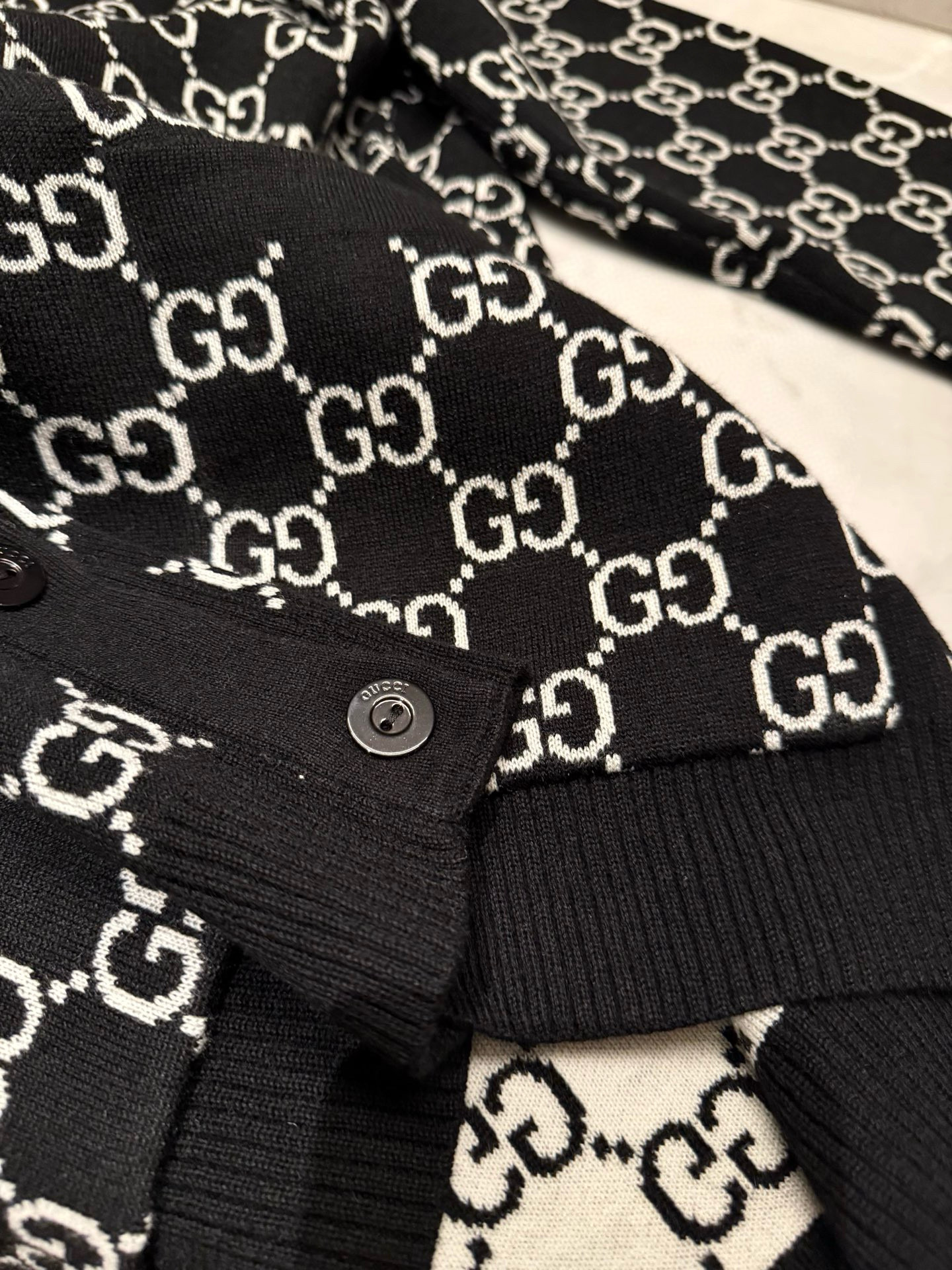 Gucci 구찌 GG 로고 자카드 가디건 31