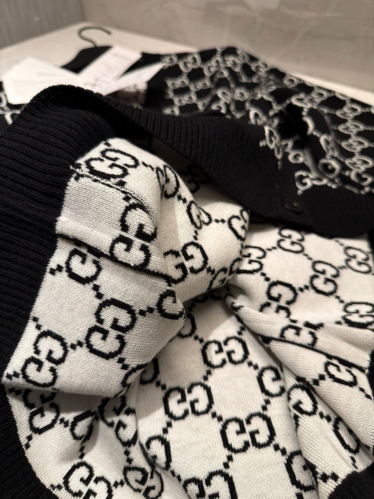 Gucci 구찌 GG 로고 자카드 가디건 32