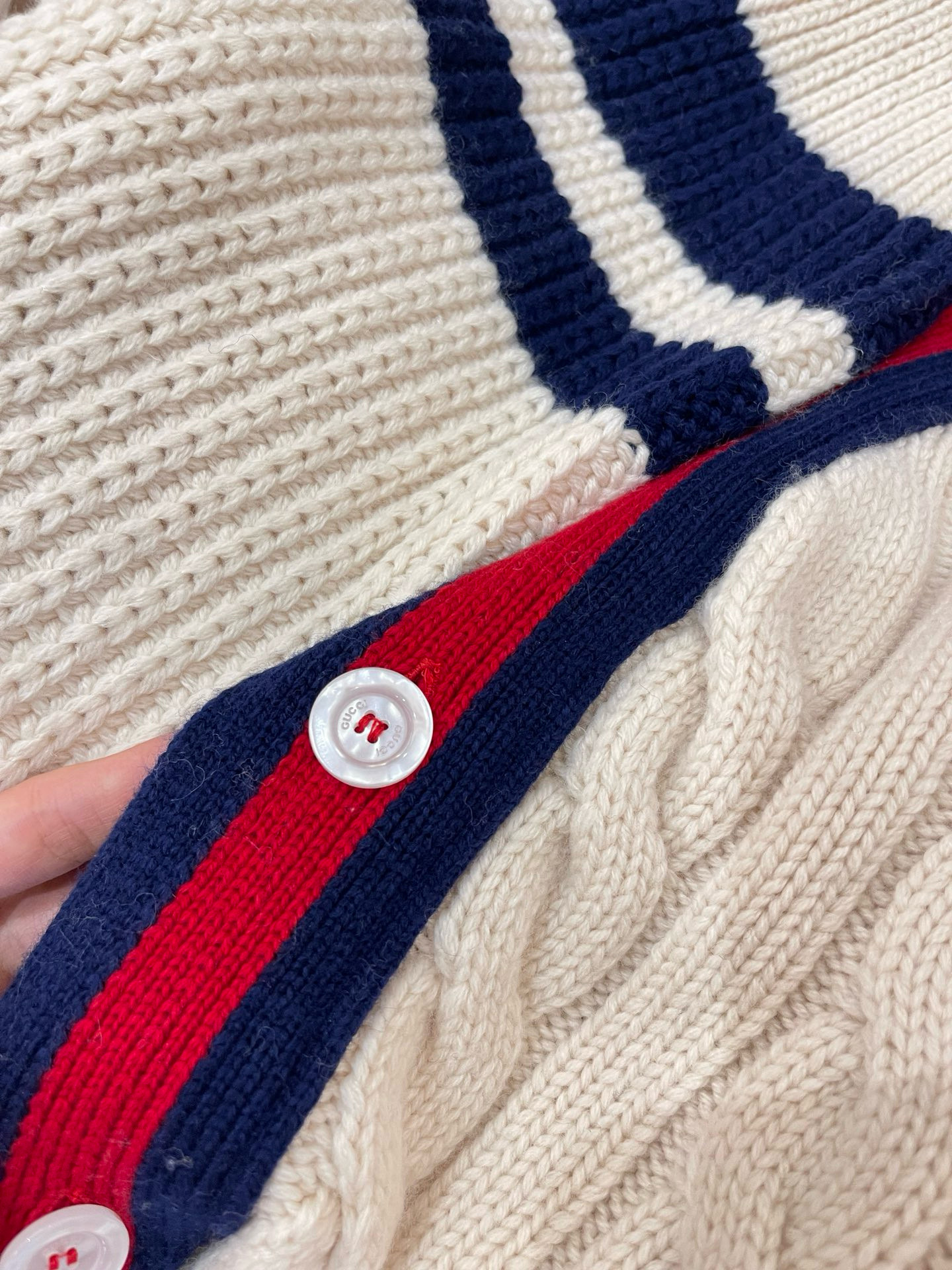 Gucci 구찌 케이블 니트 배색 가디건 22