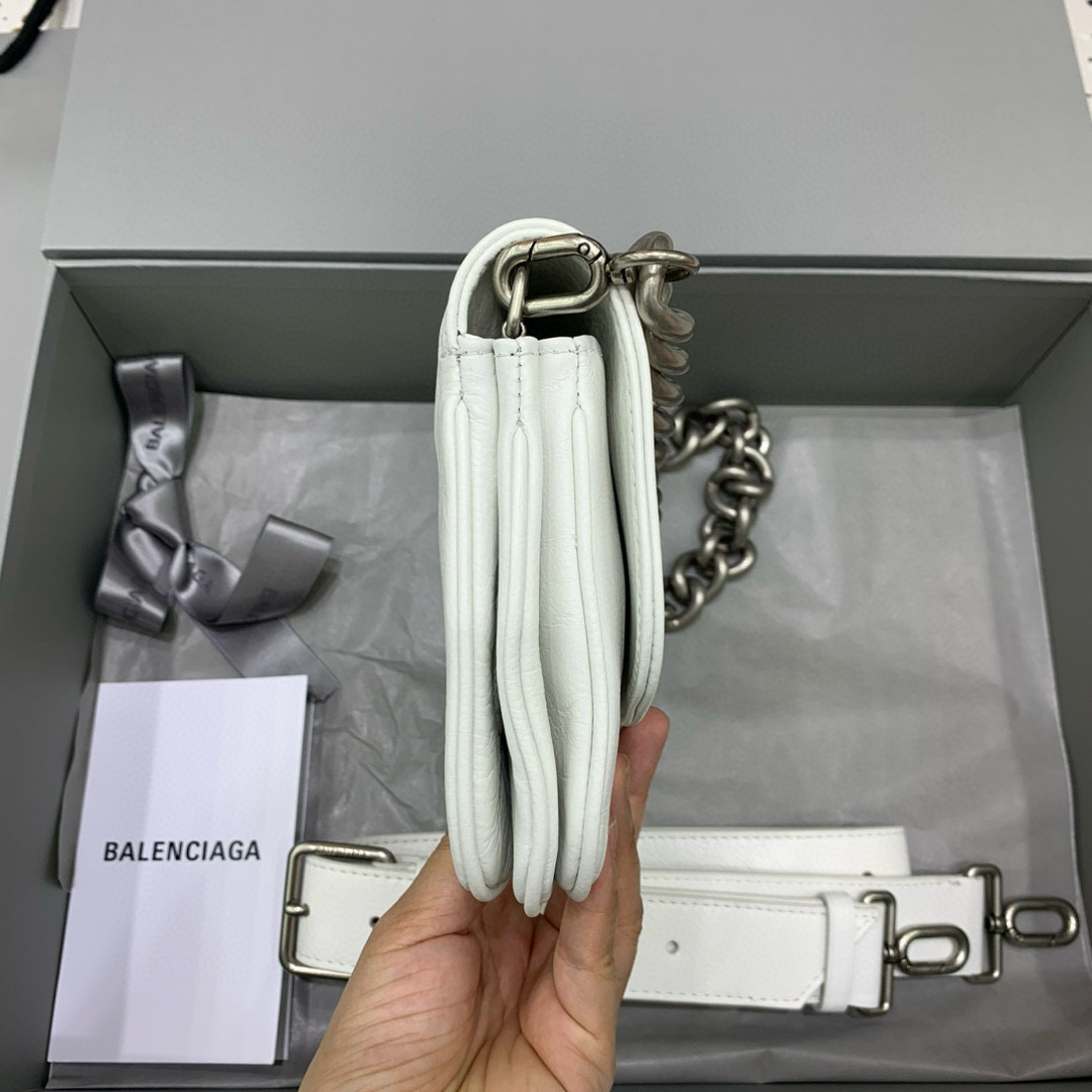 Balenciaga 발렌시아가 BB Soft 화이트 체인 숄더백 4
