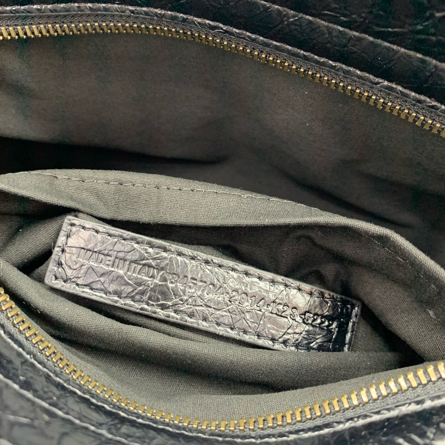 BALENCIAGA 발렌시아가 LE CITY 이스트웨스트 오일왁스 레더 숄더백 8