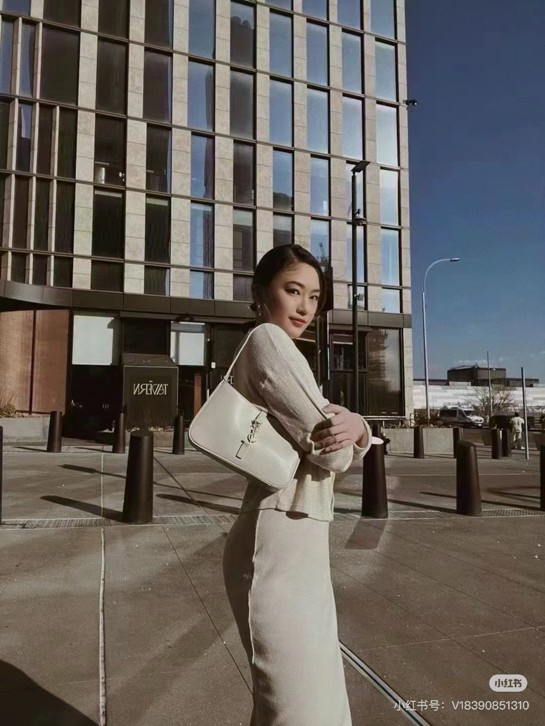 SAINT LAURENT LE 5 À 7 호보백 아이보리 4