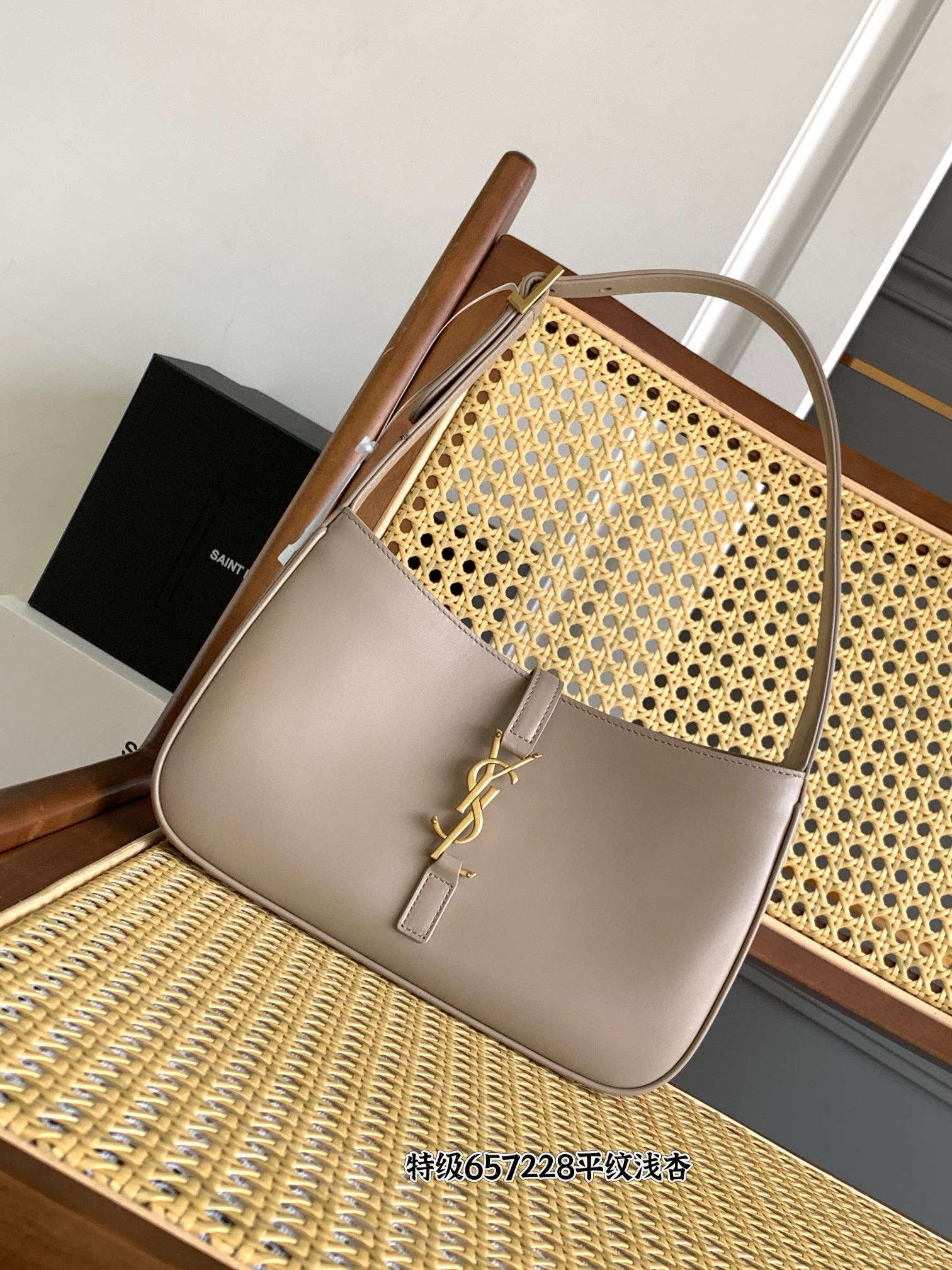 SAINT LAURENT LE 5 À 7 8