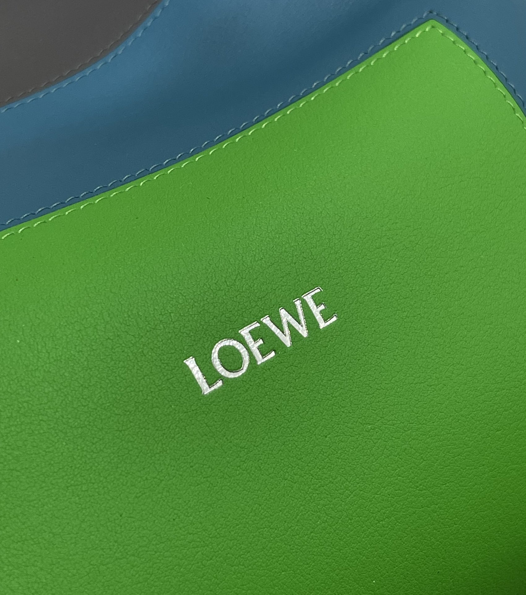Loewe 로에베 플라멩코 플램백 스트라이프 스몰 22