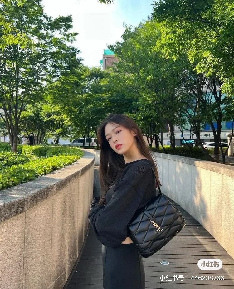 Saint Laurent LE 5 À 7 퀼티드 숄더백 2