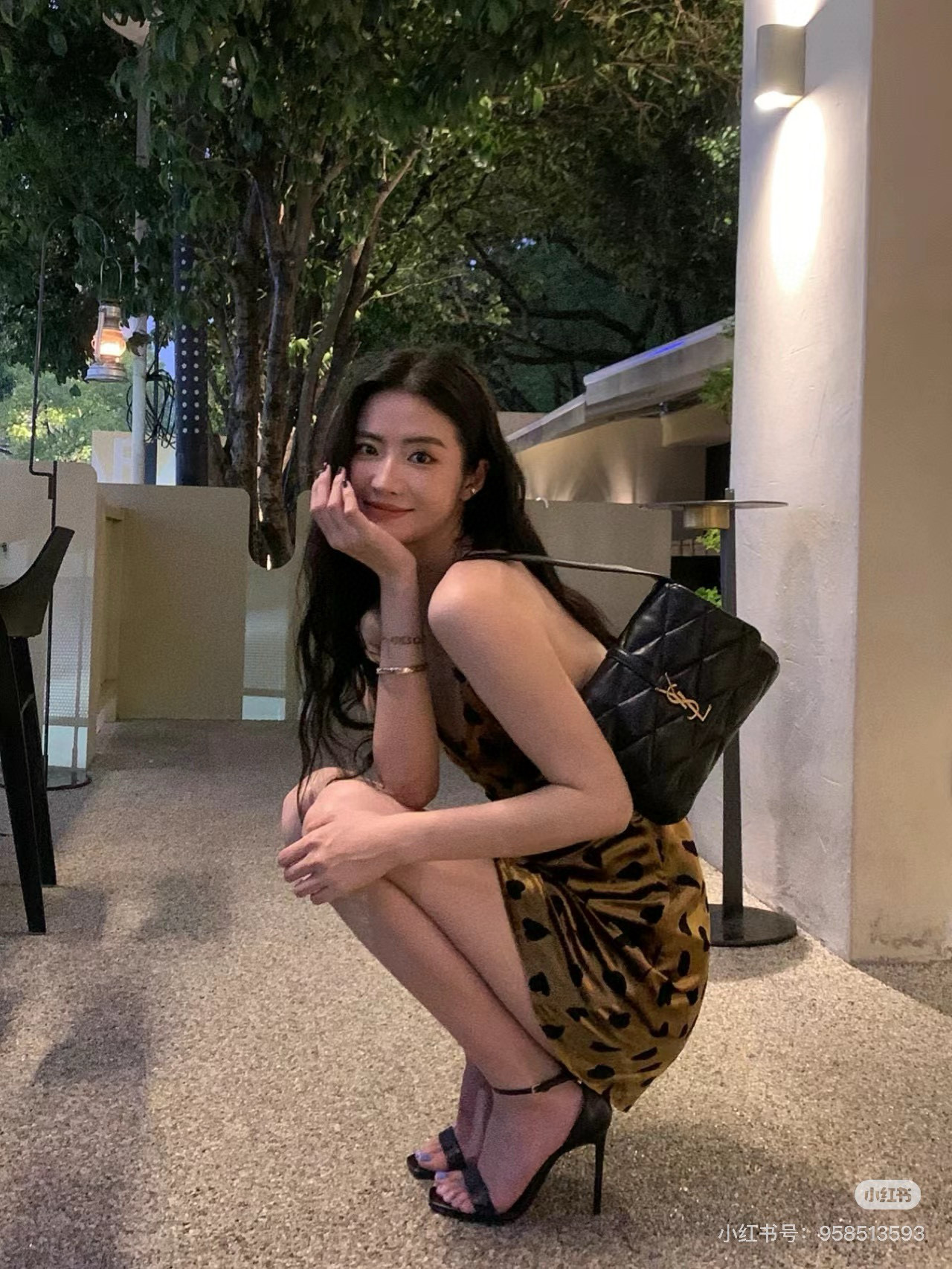 Saint Laurent LE 5 À 7 퀼티드 숄더백 8