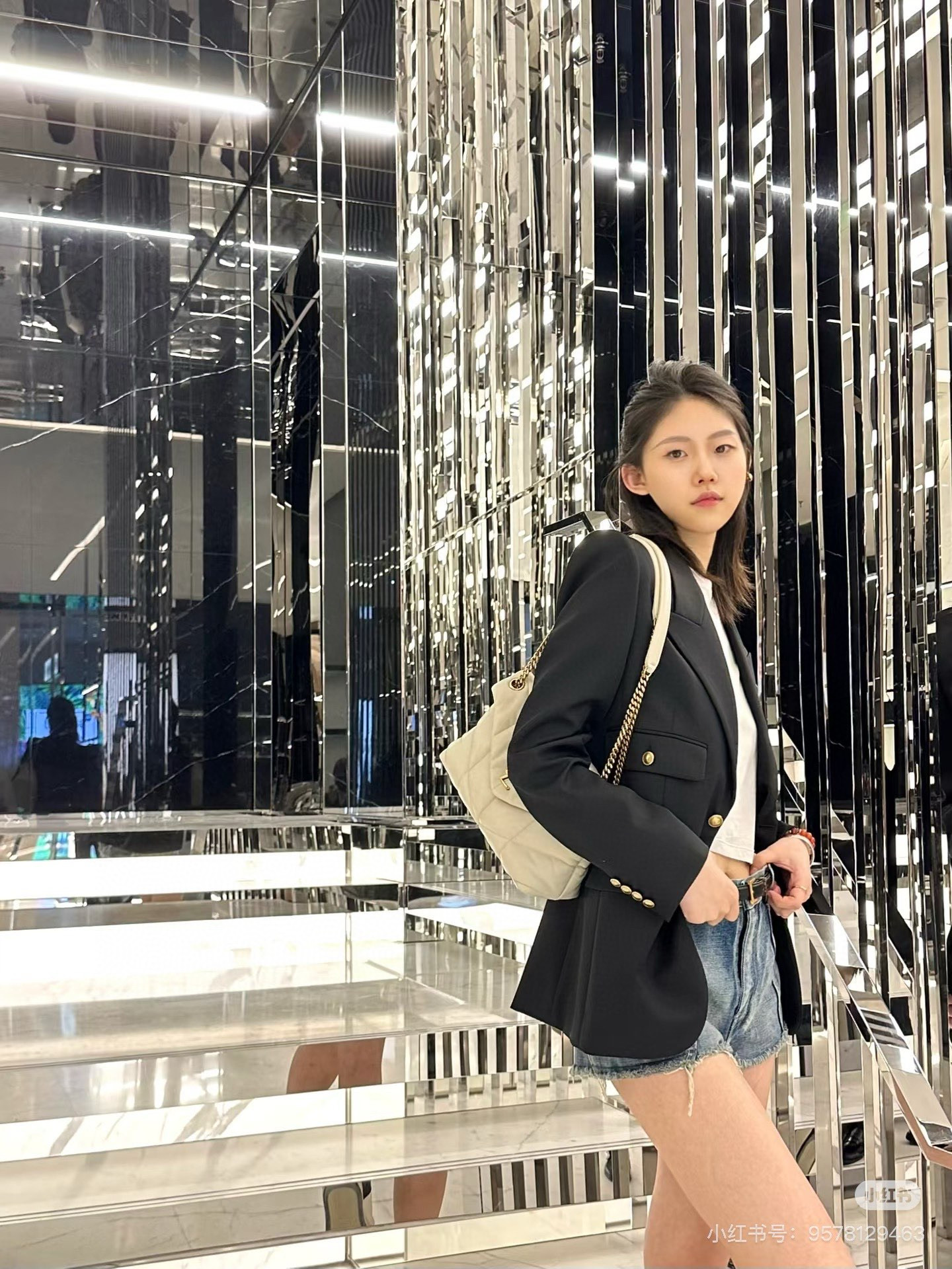 SAINT LAURENT PUFFER 소형 양가죽 숄더백 4