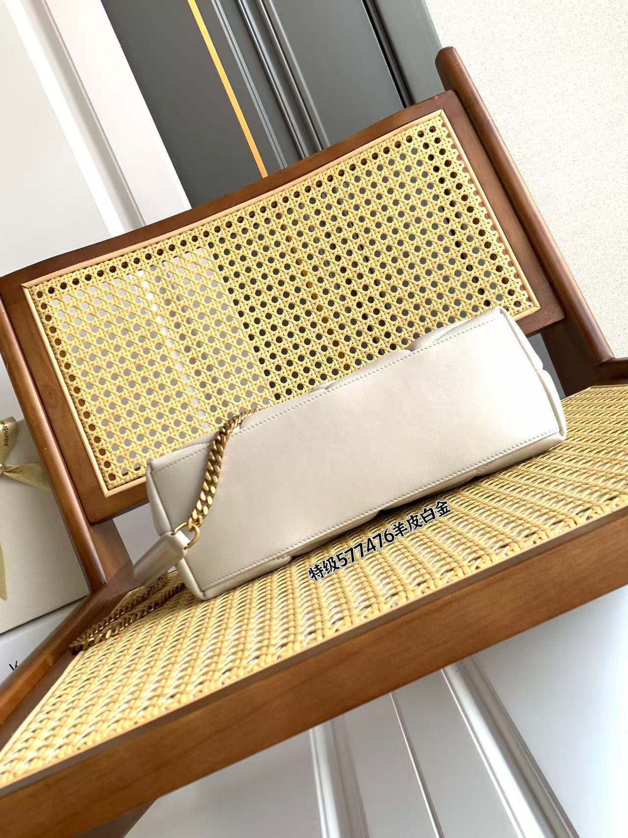 SAINT LAURENT PUFFER 소형 양가죽 숄더백 19