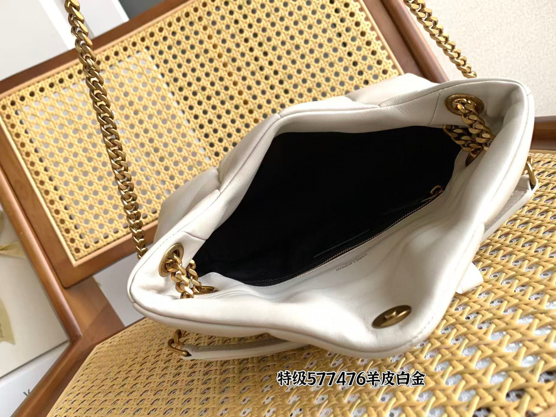 SAINT LAURENT PUFFER 소형 양가죽 숄더백 22