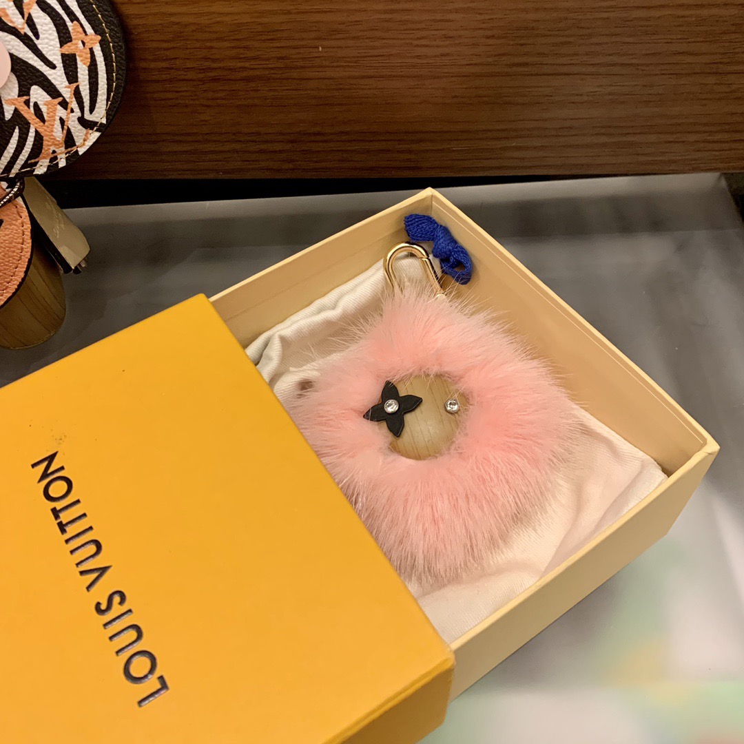 Louis Vuitton 루이비통 핑크 퍼 모노그램 참 키링 2