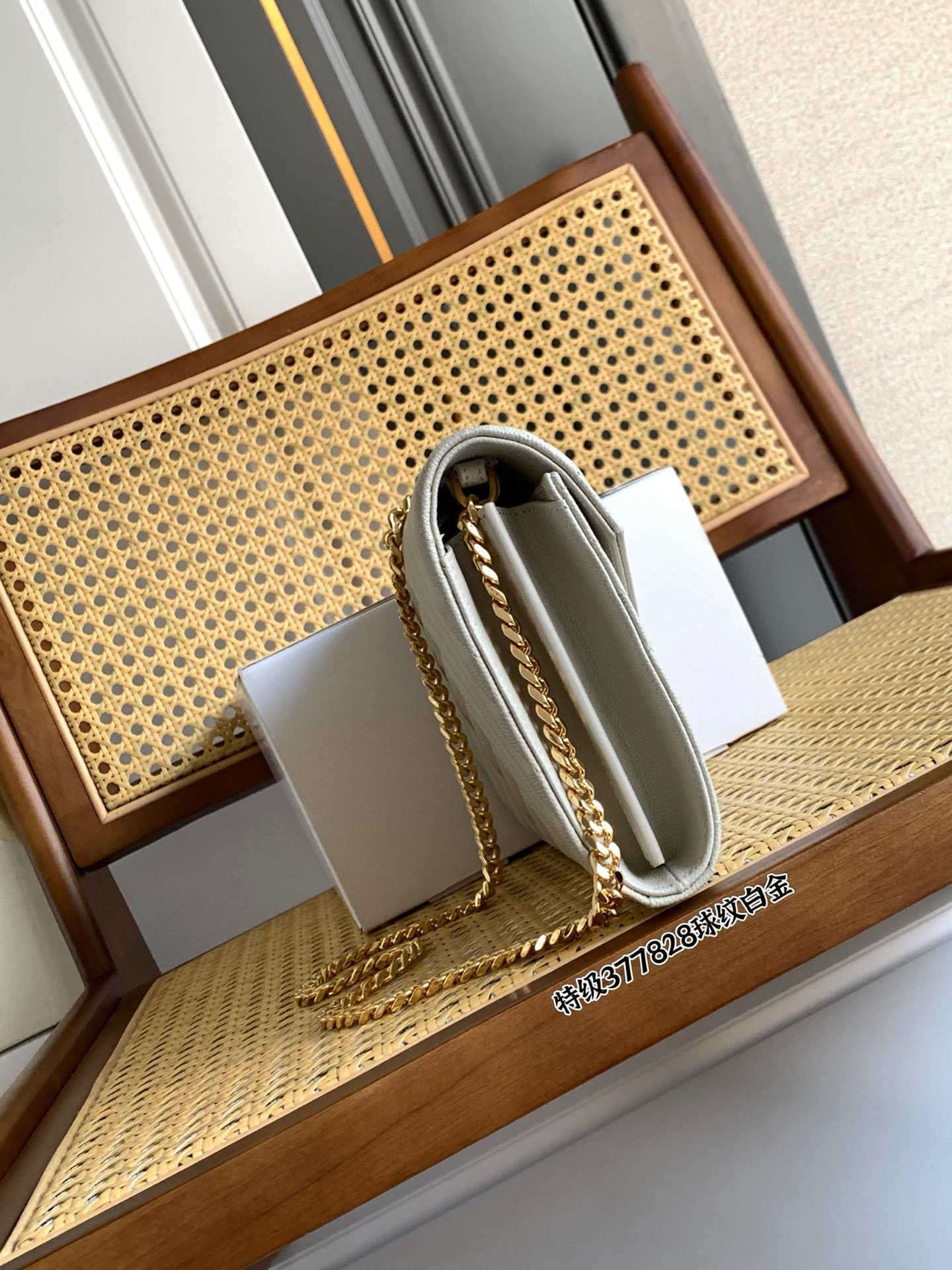 SAINT LAURENT CASSANDRE ENVELOPE 그레인 가죽 체인 월렛 복고 화이트 9