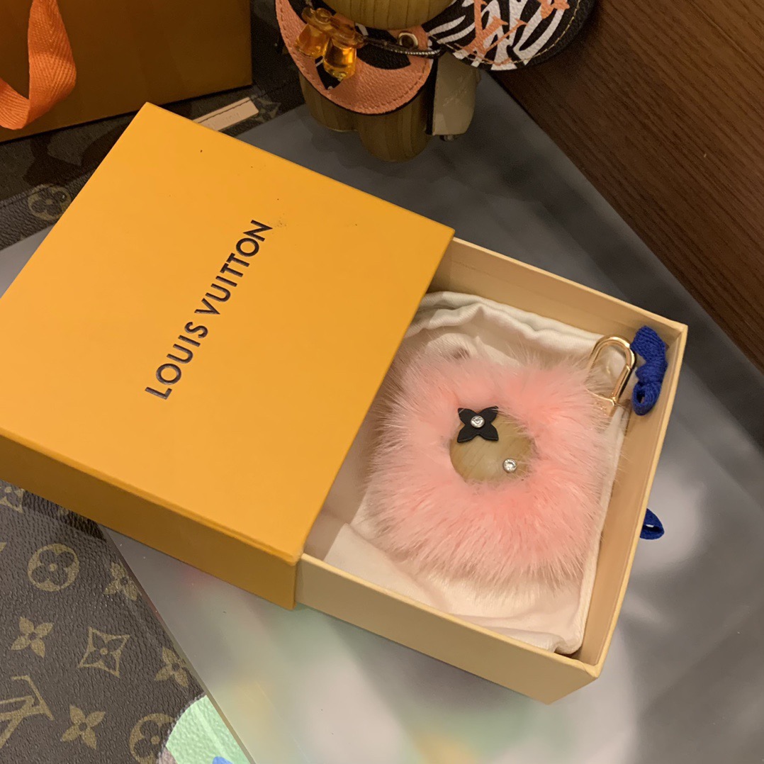 Louis Vuitton 루이비통 핑크 퍼 모노그램 참 키링 3
