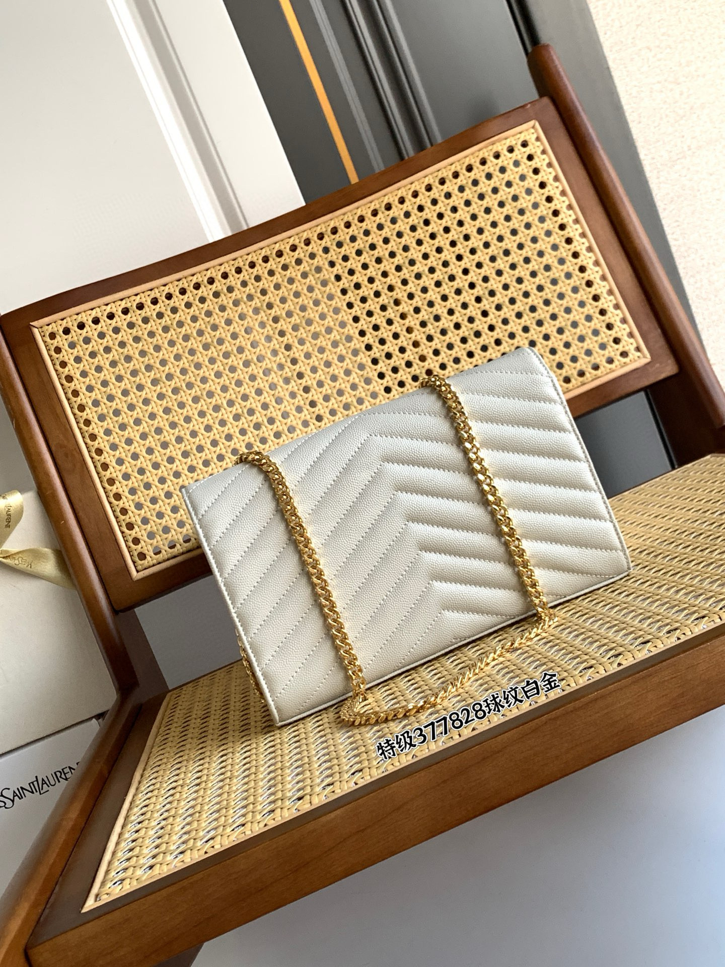 SAINT LAURENT CASSANDRE ENVELOPE 그레인 가죽 체인 월렛 복고 화이트 10