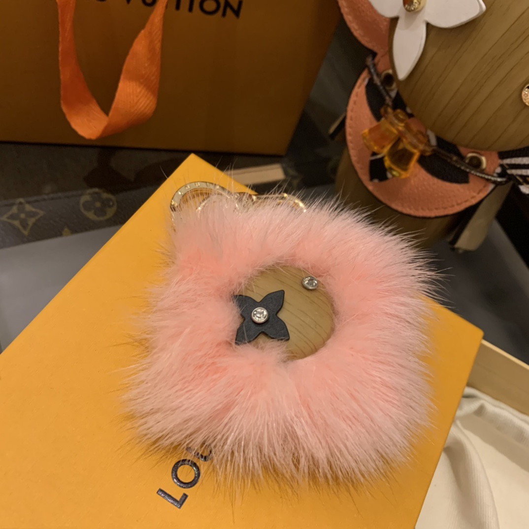Louis Vuitton 루이비통 핑크 퍼 모노그램 참 키링 4