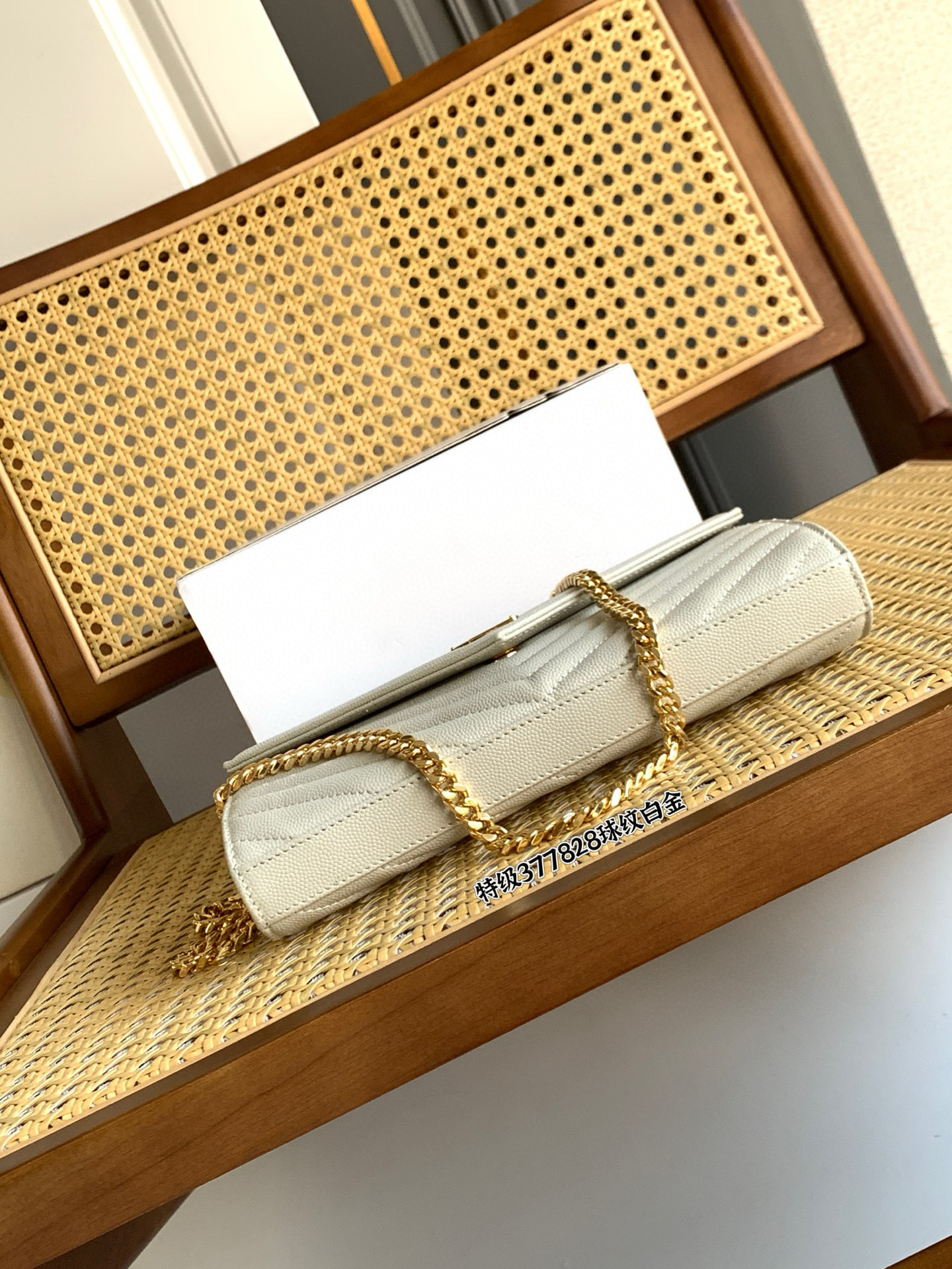 SAINT LAURENT CASSANDRE ENVELOPE 그레인 가죽 체인 월렛 복고 화이트 11