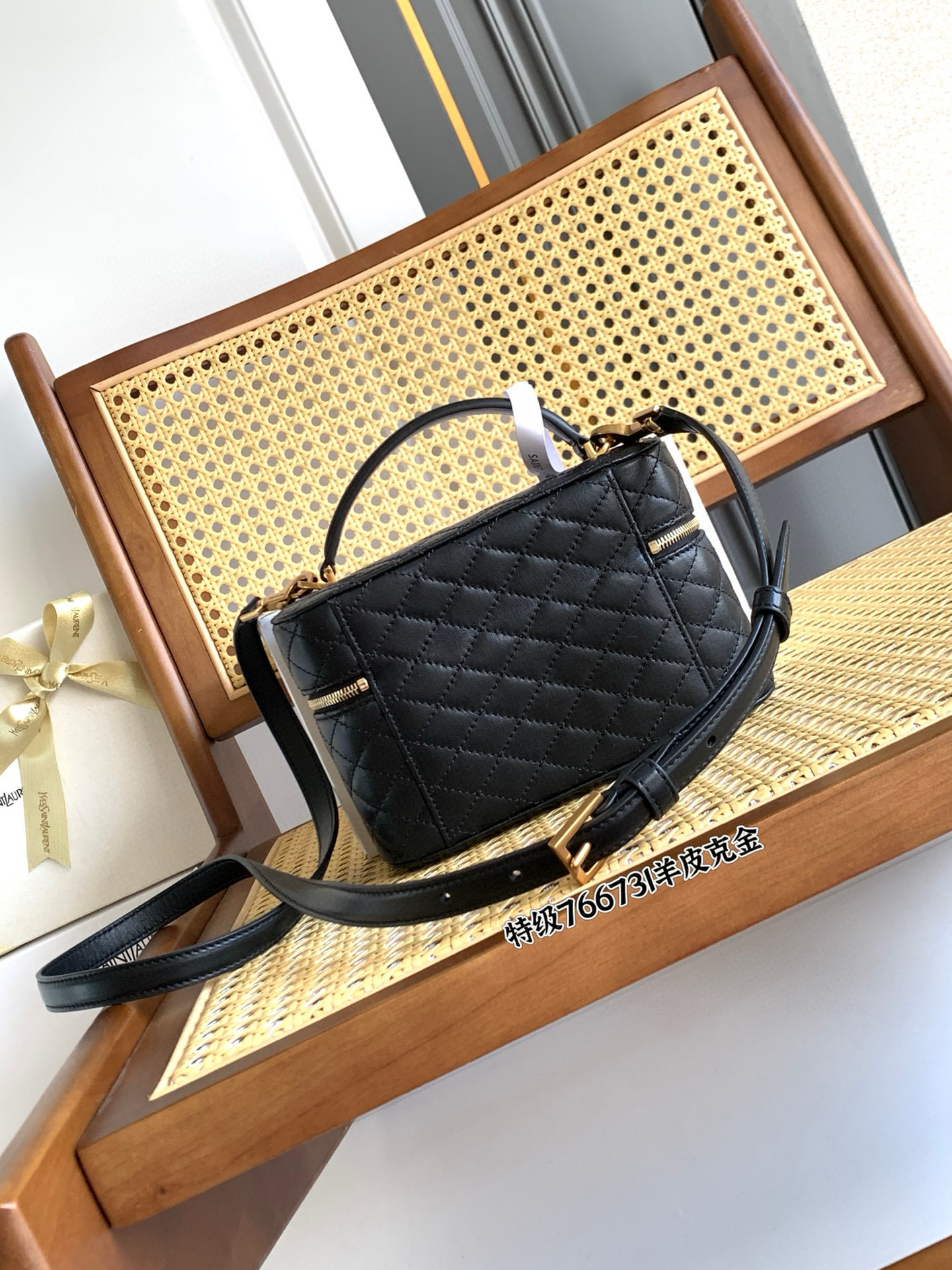 SAINT LAURENT GABY VANITY BAG 미니 양가죽 숄더백 11