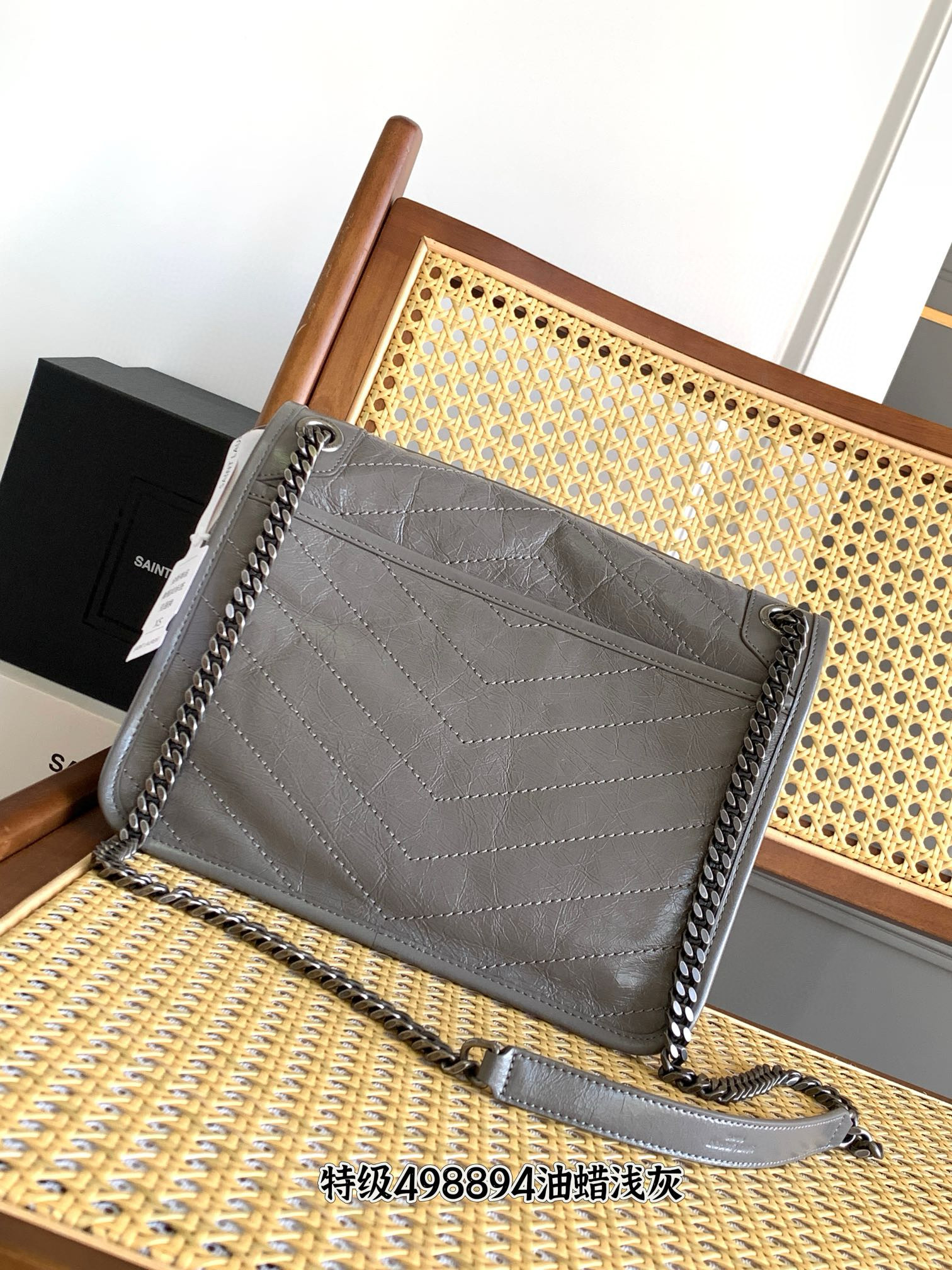 Saint Laurent NIKI 중형 빈티지 레더 숄더백 8