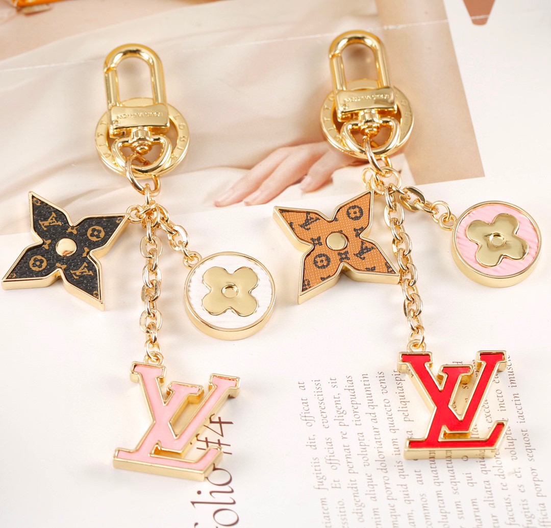 Louis Vuitton 루이비통 모노그램 플라워 LV 로고 참 키링 9