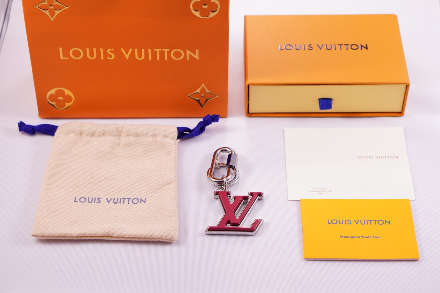 LOUIS VUITTON 루이비통 LV CHROMATIC 키홀더 & 백참 1