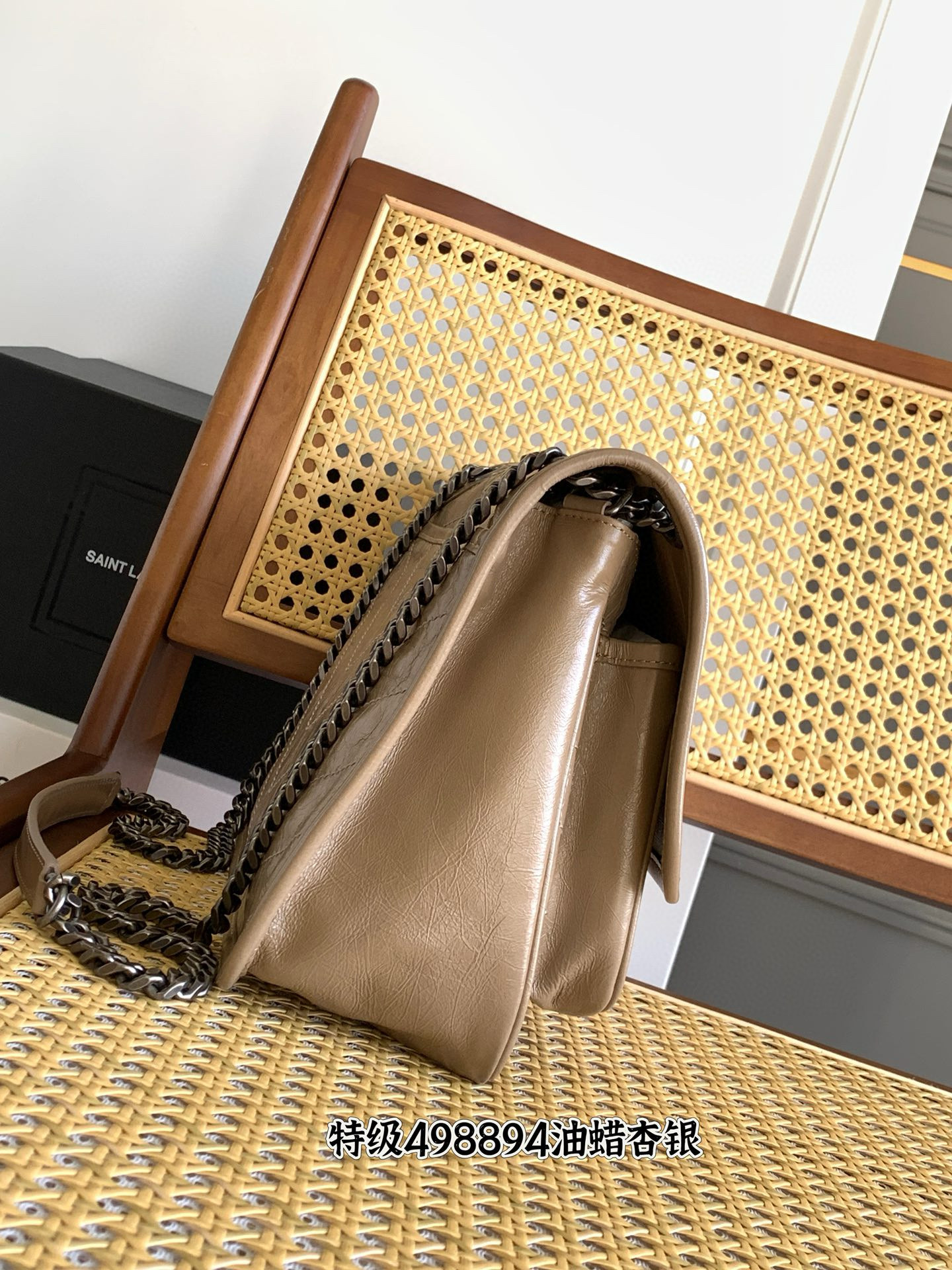 SAINT LAURENT NIKI 중형 빈티지 레더 숄더백 12