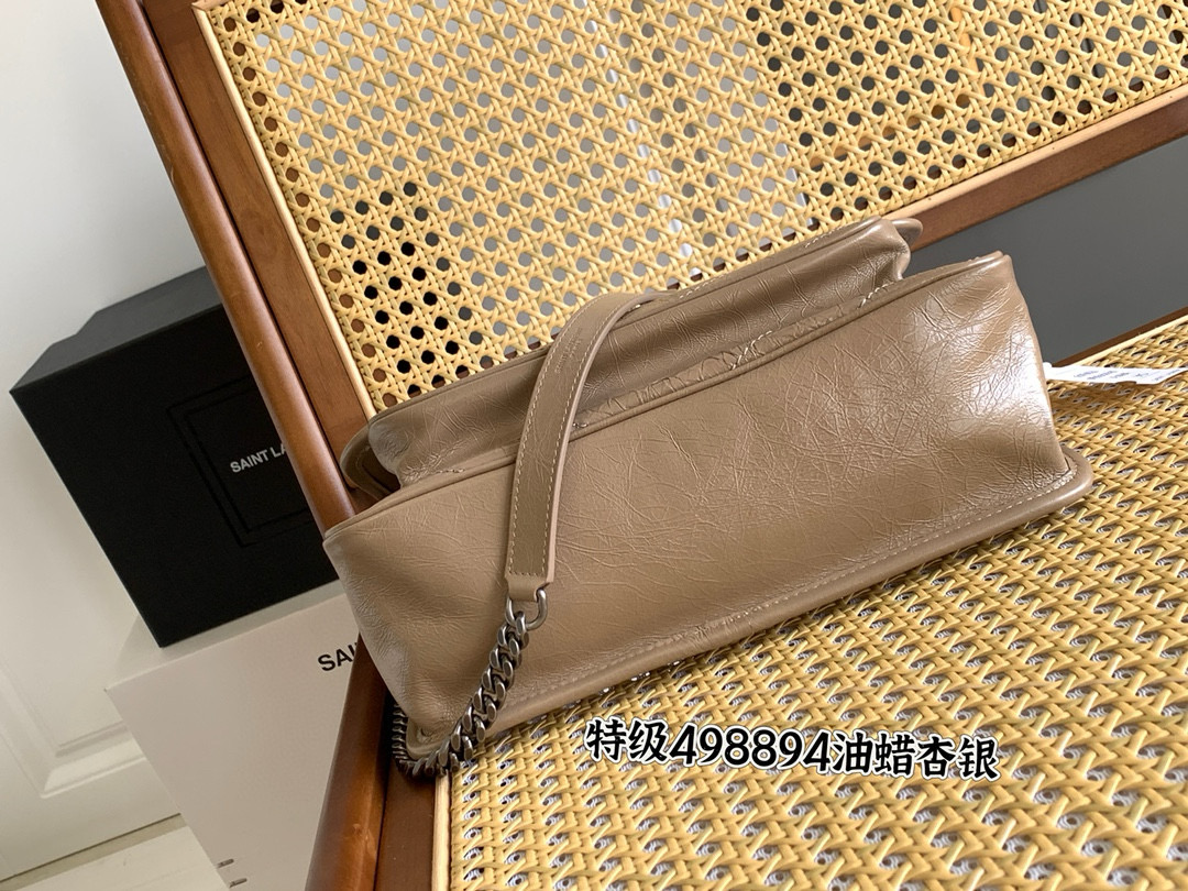 SAINT LAURENT NIKI 중형 빈티지 레더 숄더백 14