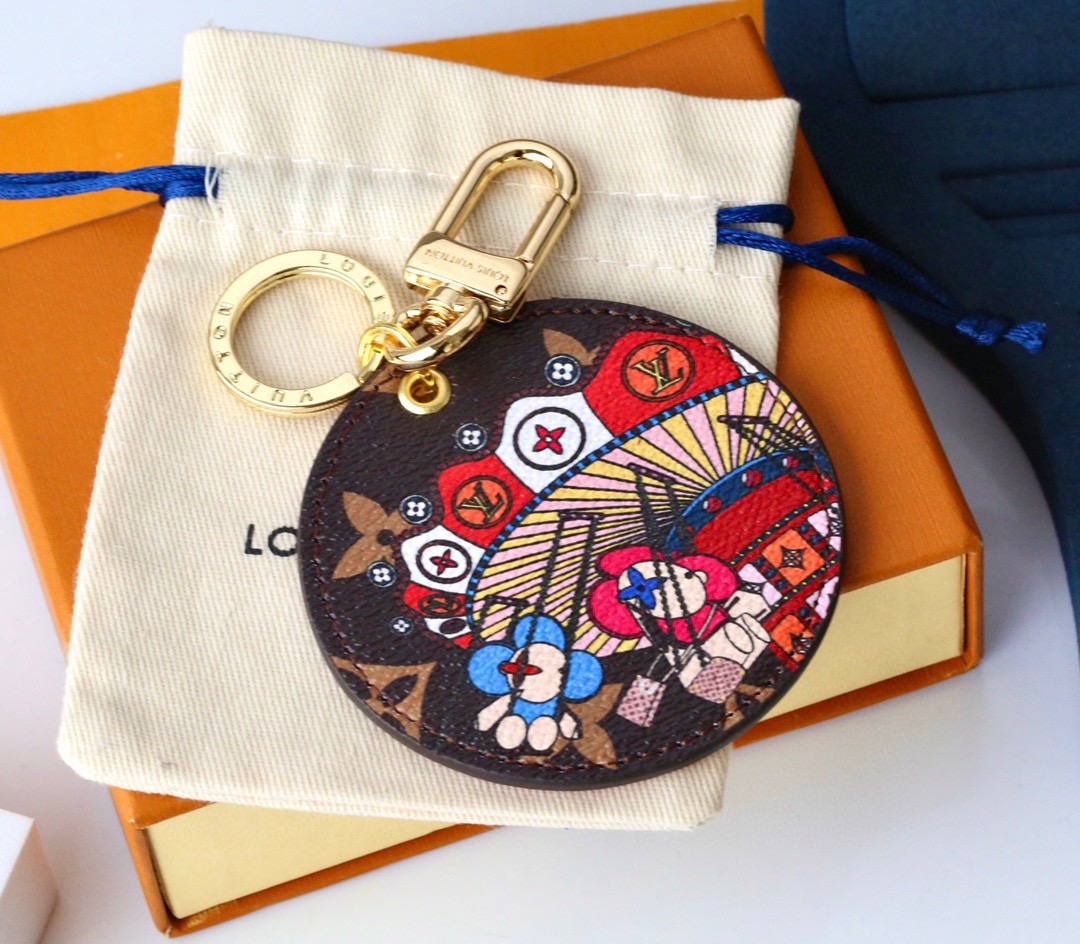 Louis Vuitton 루이비통 모노그램 회전목마 라운드 키홀더 참 2