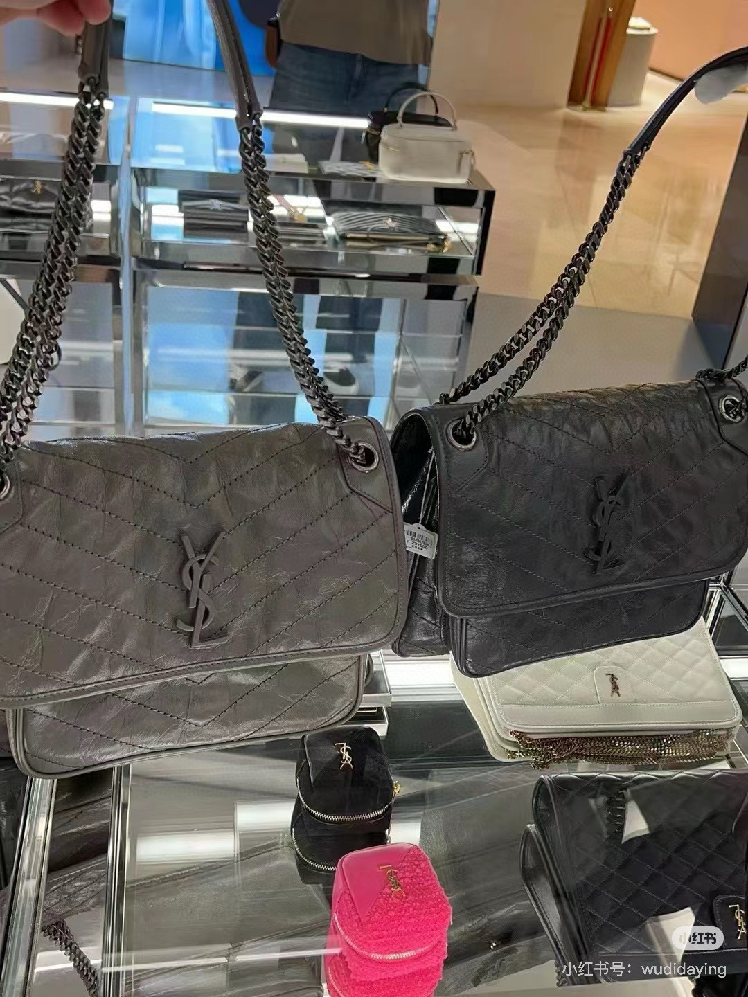 Saint Laurent NIKI 중형 빈티지 레더 숄더백 7