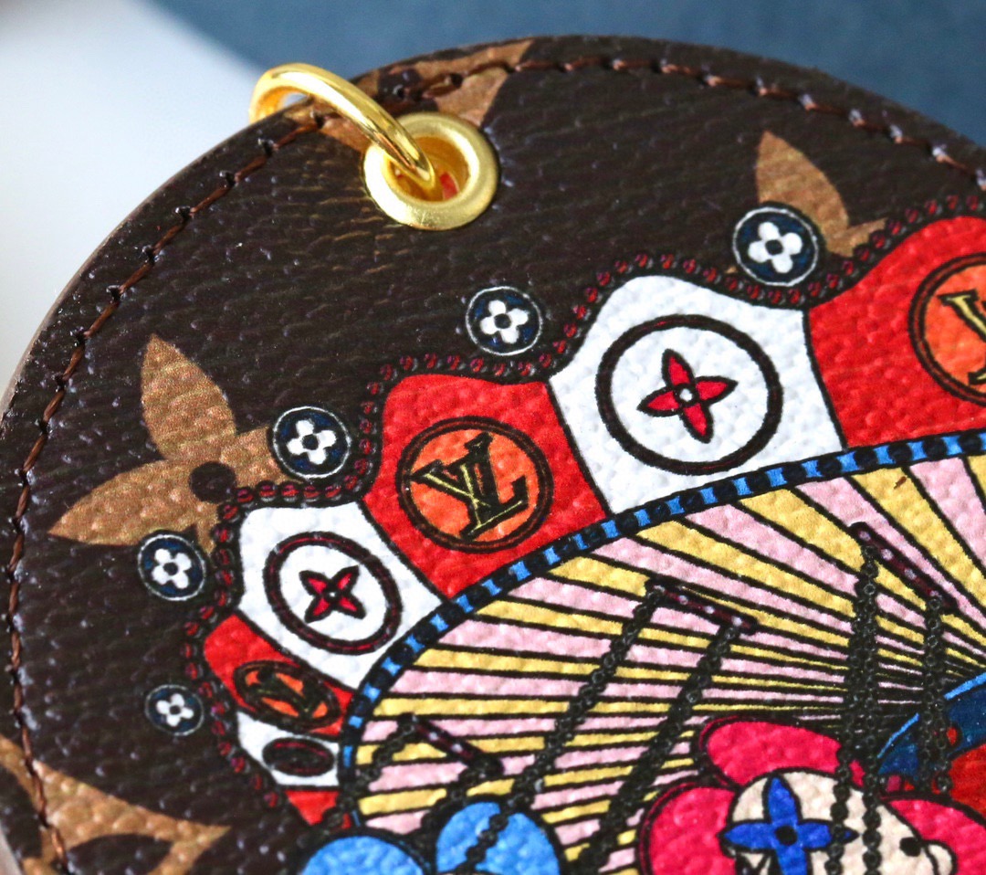 Louis Vuitton 루이비통 모노그램 회전목마 라운드 키홀더 참 8