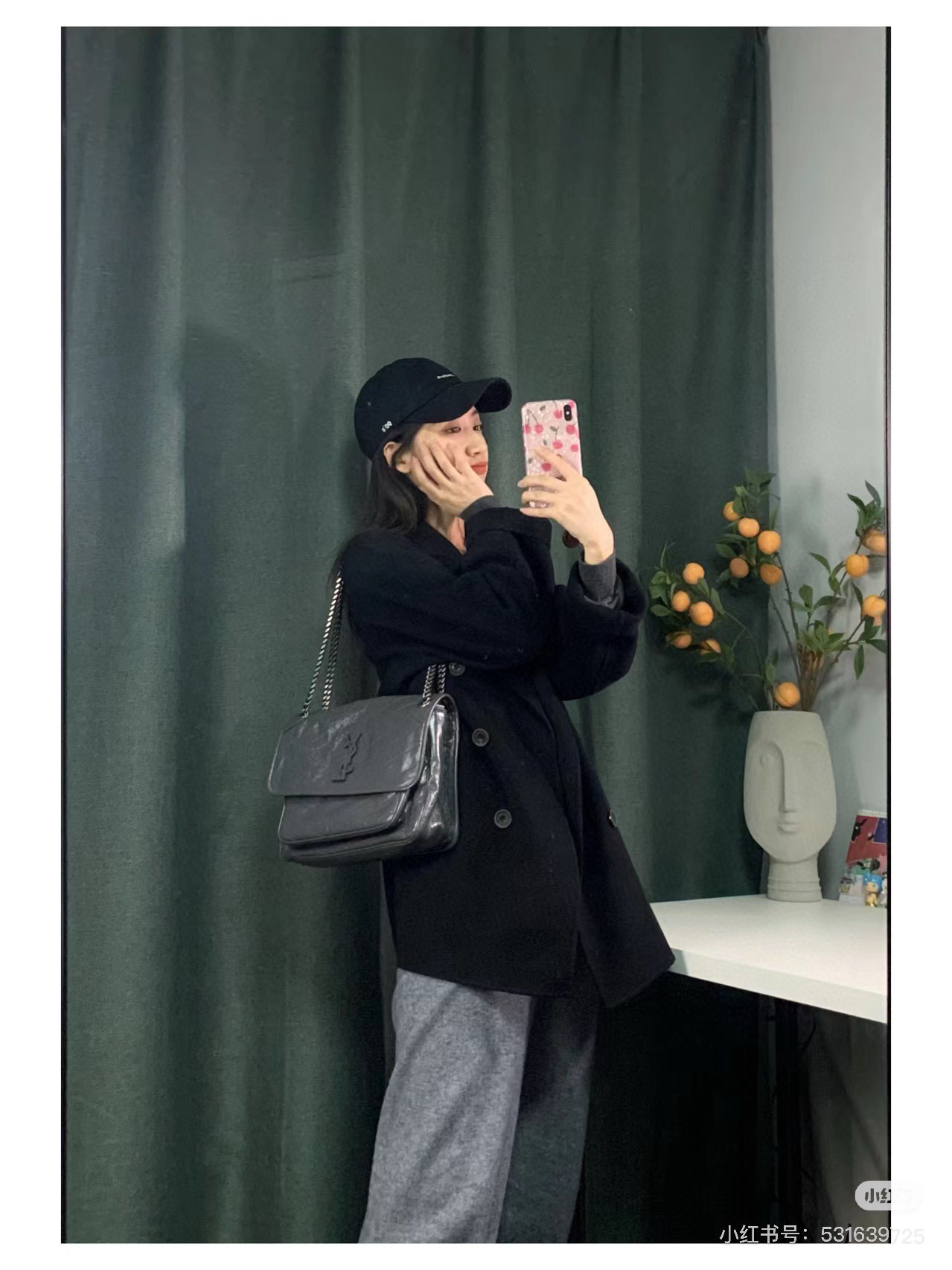 Saint Laurent NIKI 중형 빈티지 레더 숄더백 13